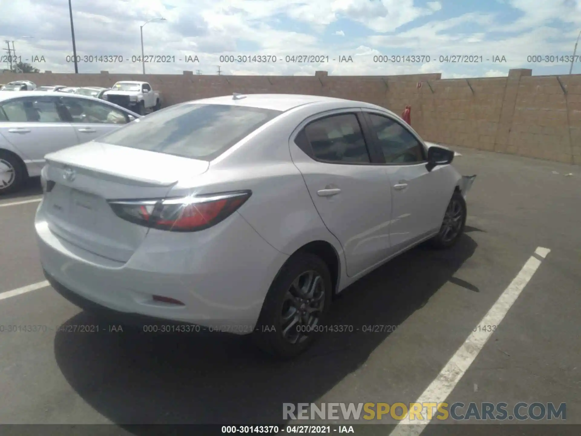 4 Photograph of a damaged car 3MYDLBYV8KY506416 TOYOTA YARIS SEDAN 2019