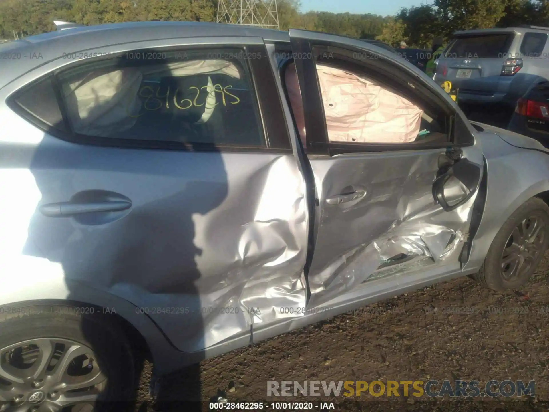 6 Photograph of a damaged car 3MYDLBYV8KY522793 TOYOTA YARIS SEDAN 2019