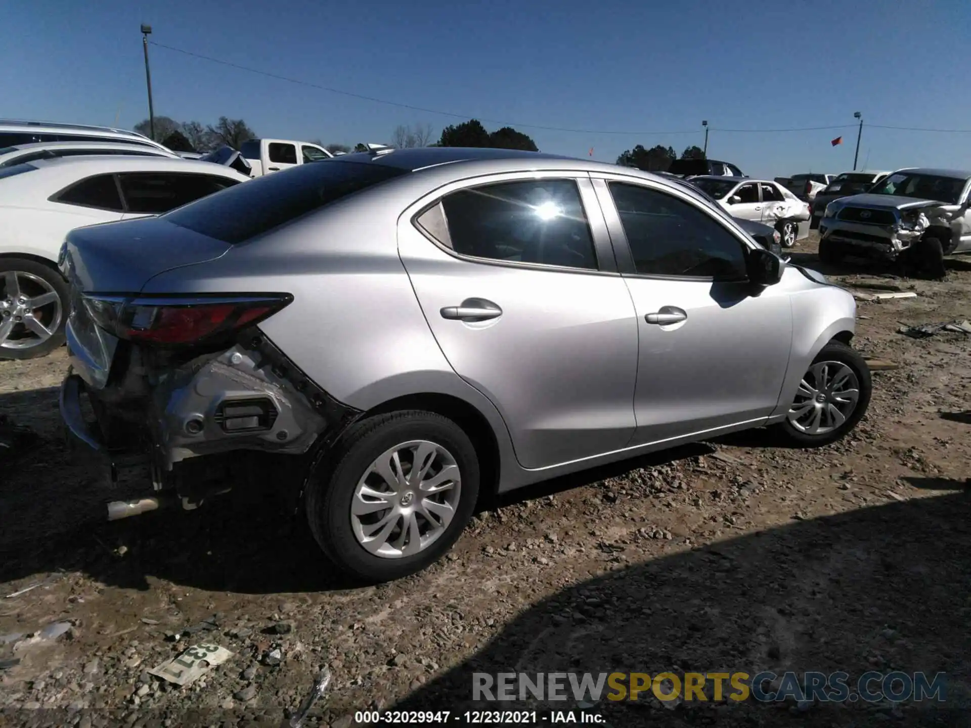 4 Photograph of a damaged car 3MYDLBYV9KY512841 TOYOTA YARIS SEDAN 2019