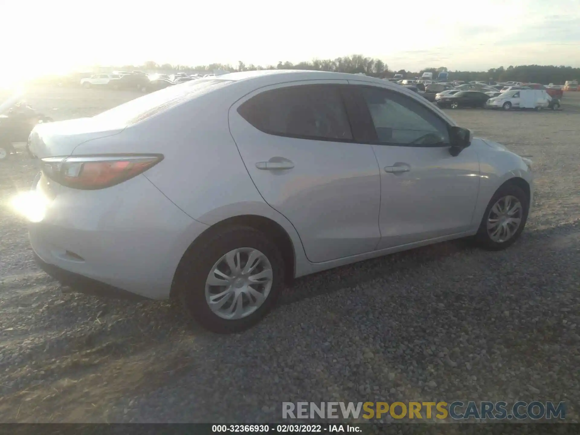 4 Photograph of a damaged car 3MYDLBYVXKY506420 TOYOTA YARIS SEDAN 2019