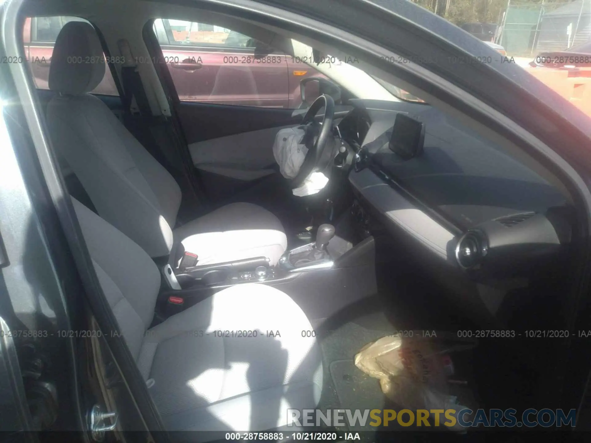 5 Photograph of a damaged car 3MYDLBYVXKY516915 TOYOTA YARIS SEDAN 2019