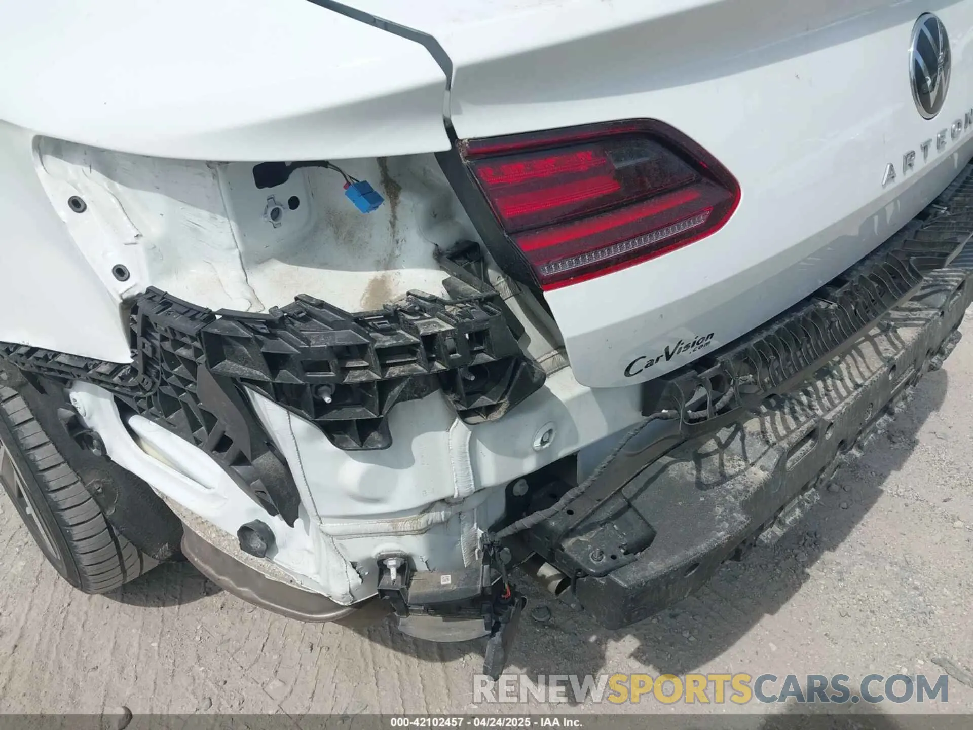 17 Photograph of a damaged car WVWAR7AN0ME005060 VOLKSWAGEN ARTEON 2021