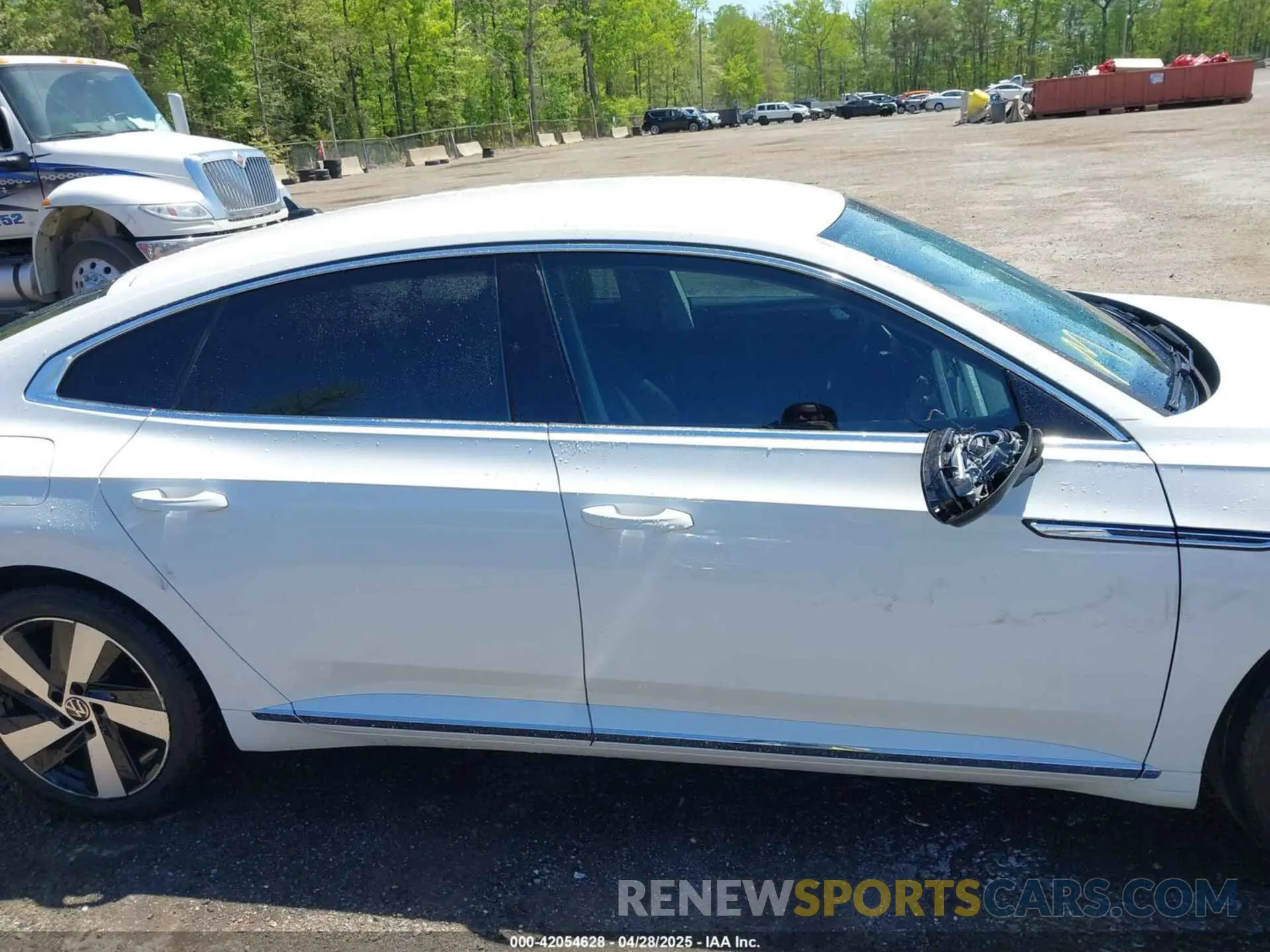 14 Photograph of a damaged car WVWAR7AN6ME013499 VOLKSWAGEN ARTEON 2021