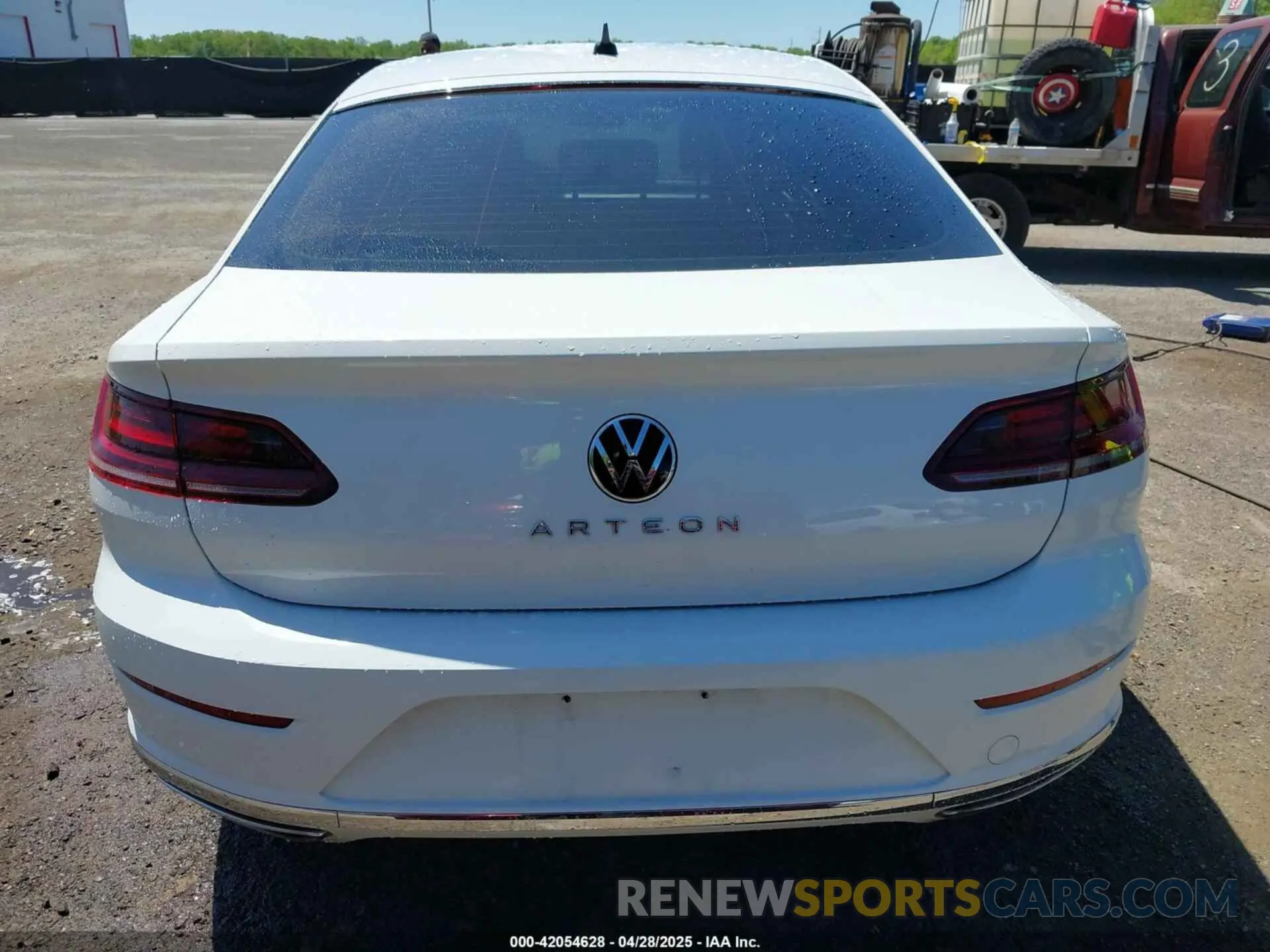 17 Photograph of a damaged car WVWAR7AN6ME013499 VOLKSWAGEN ARTEON 2021
