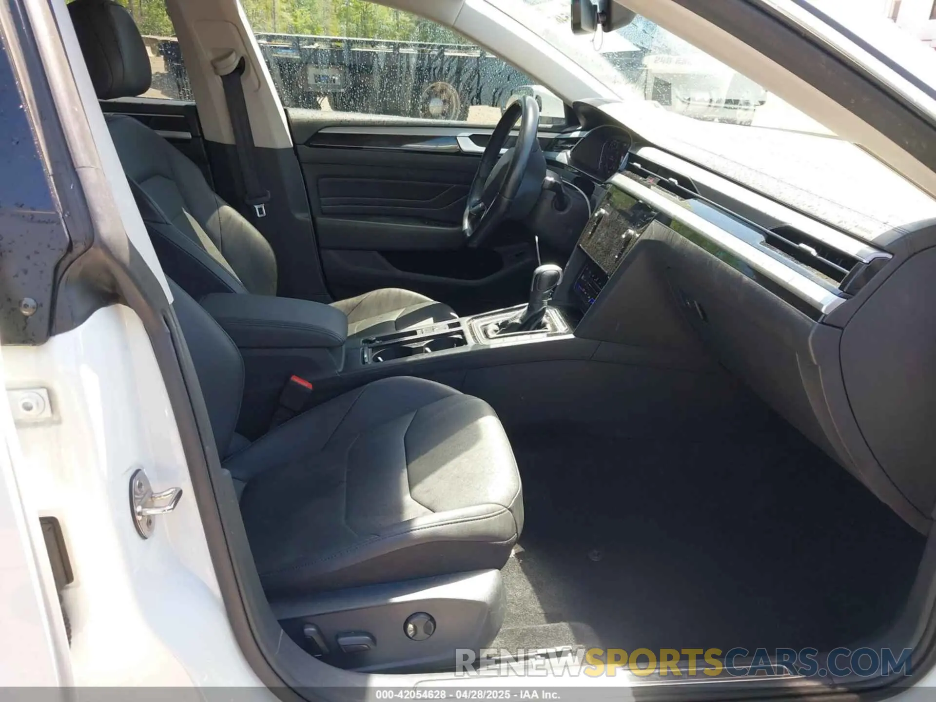 5 Photograph of a damaged car WVWAR7AN6ME013499 VOLKSWAGEN ARTEON 2021