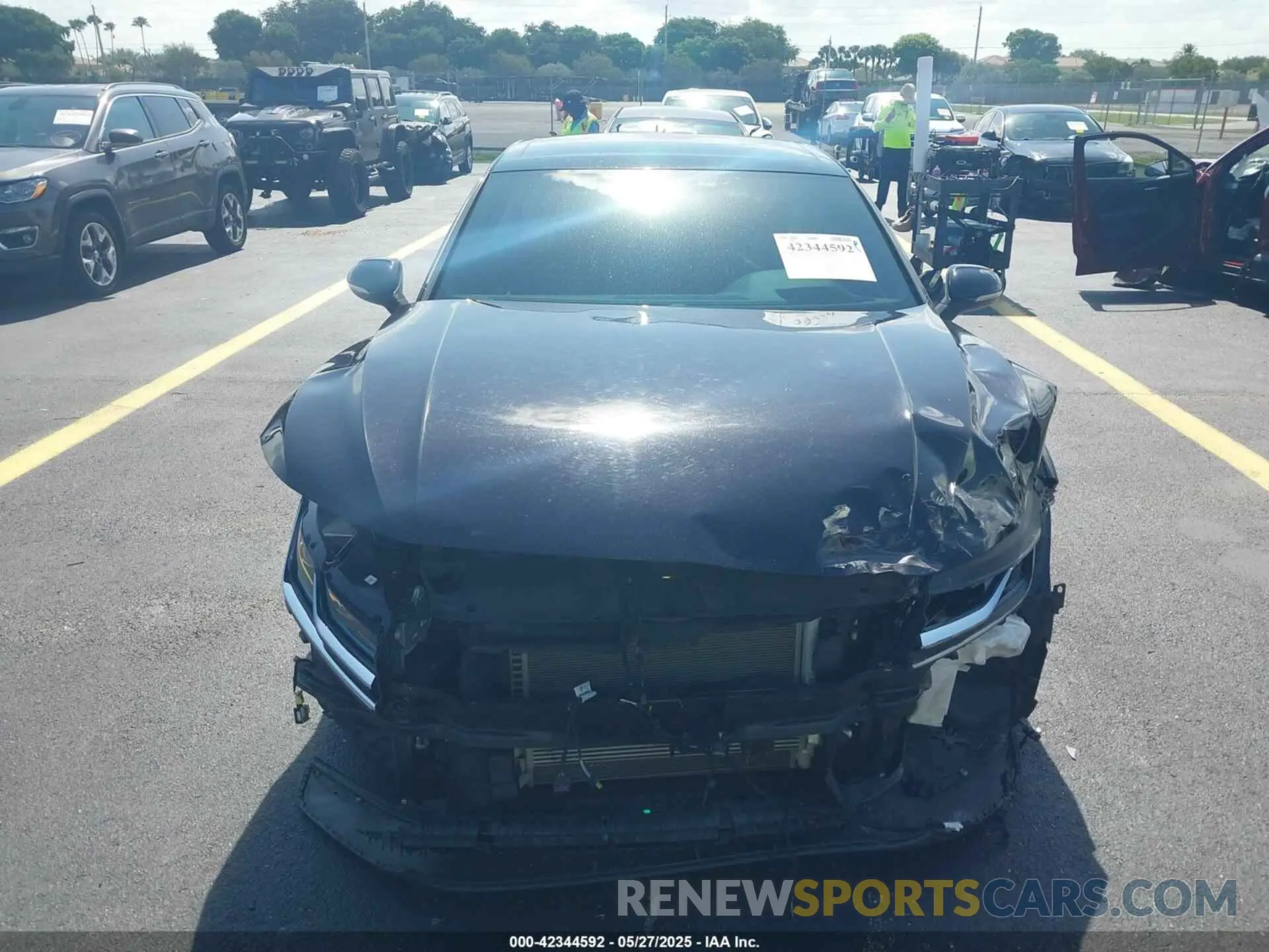 12 Photograph of a damaged car WVWSR7ANXME010268 VOLKSWAGEN ARTEON 2021