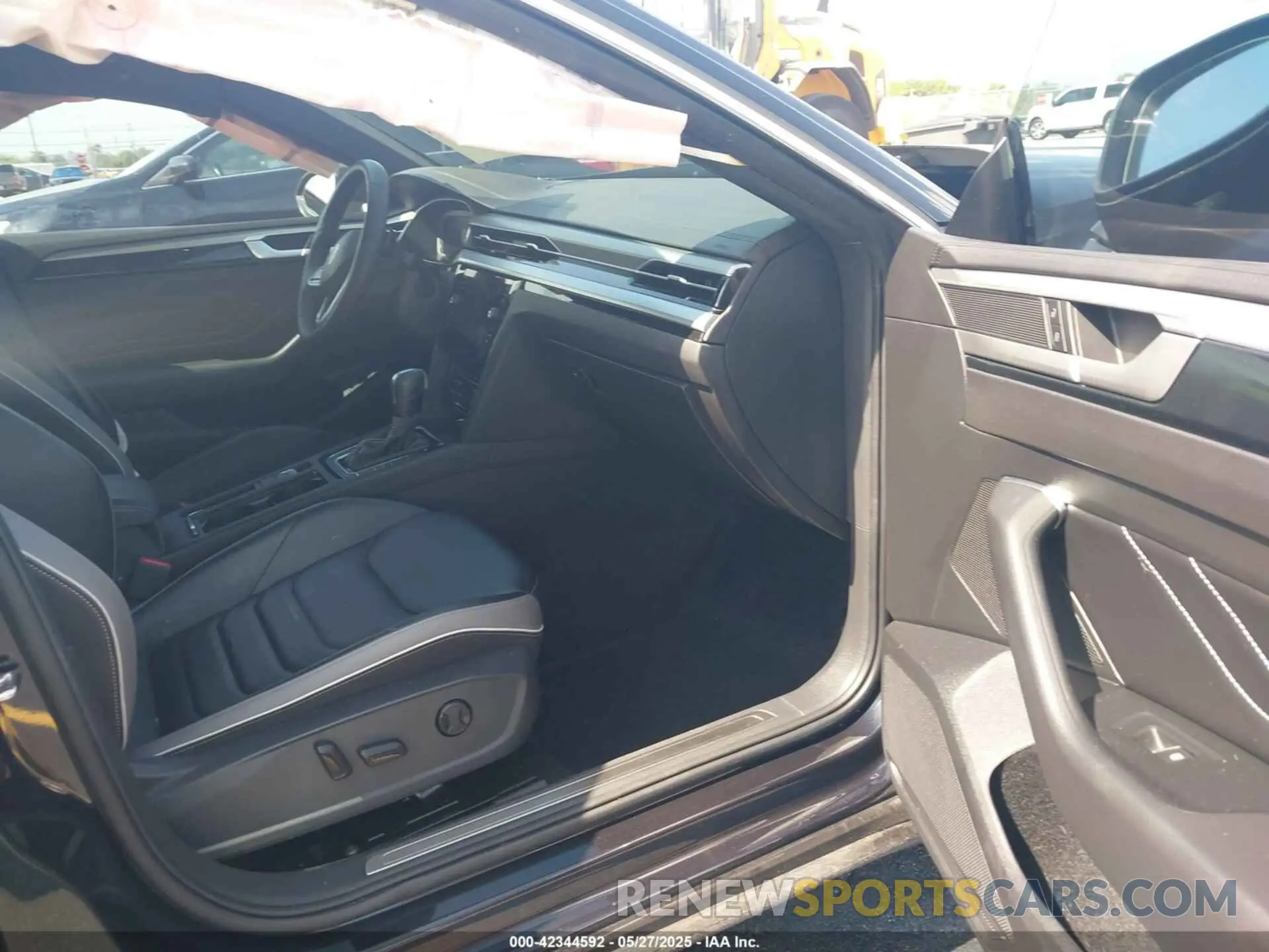 5 Photograph of a damaged car WVWSR7ANXME010268 VOLKSWAGEN ARTEON 2021