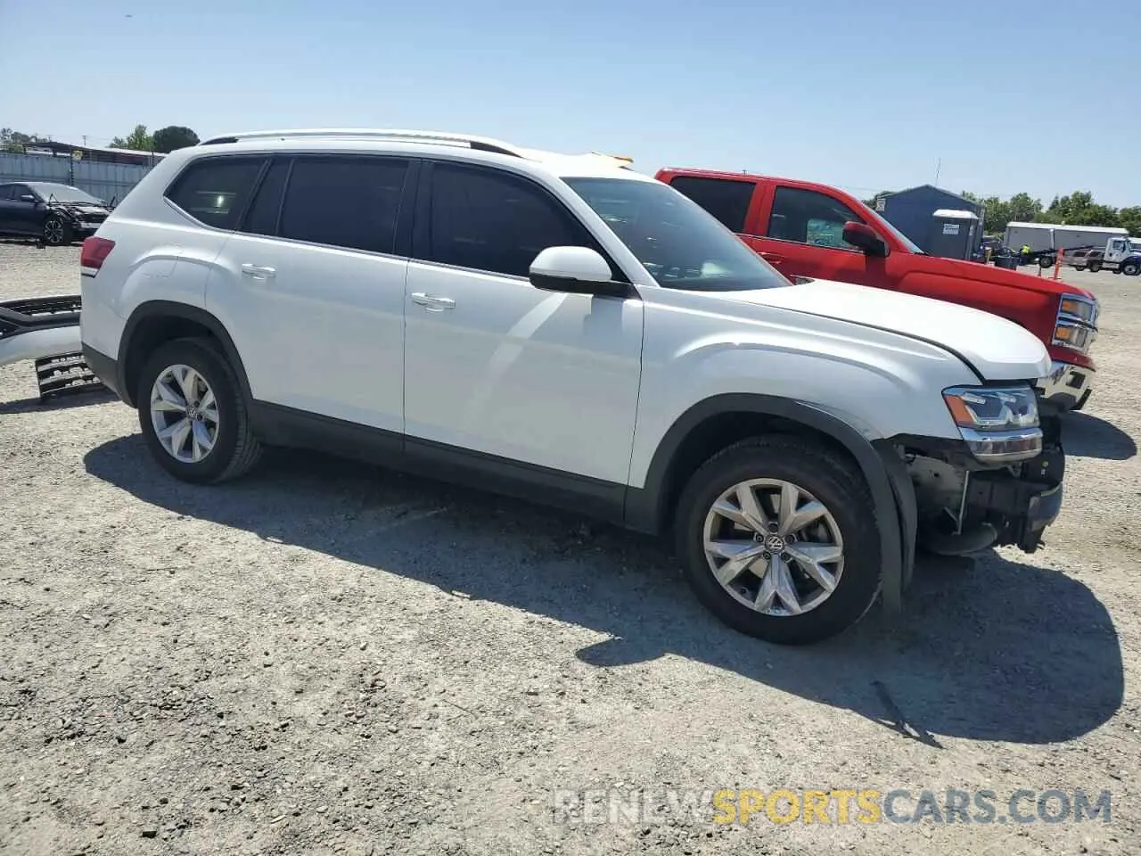 4 Photograph of a damaged car 1V2AP2CA8KC539269 VOLKSWAGEN ATLAS 2019