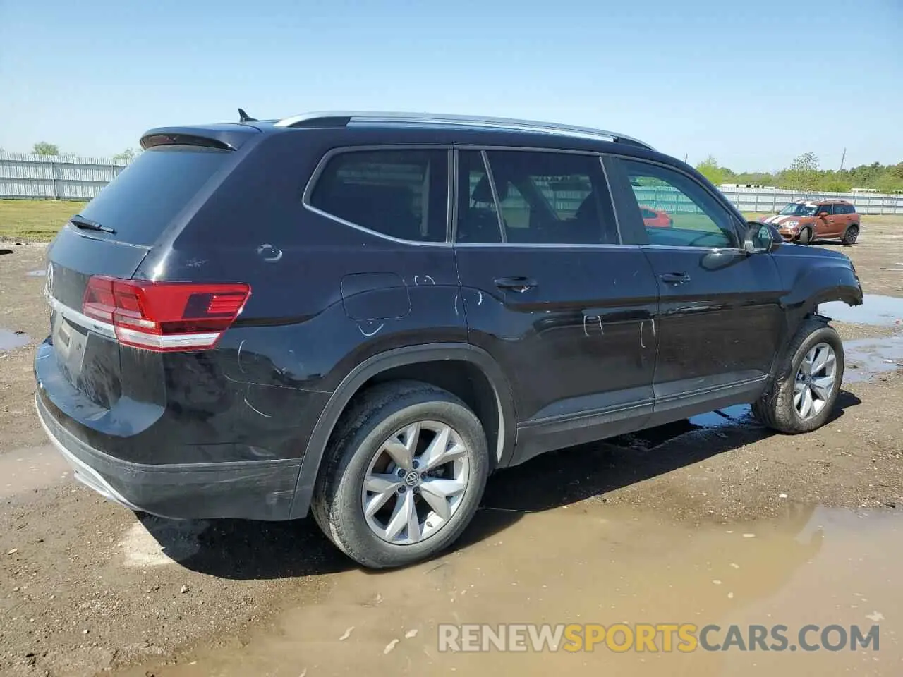 3 Photograph of a damaged car 1V2AP2CA9KC606672 VOLKSWAGEN ATLAS 2019