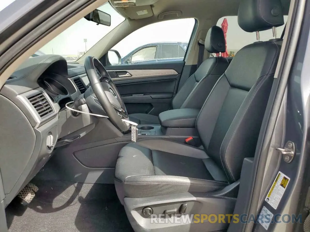7 Photograph of a damaged car 1V2DP2CAXKC574294 VOLKSWAGEN ATLAS 2019