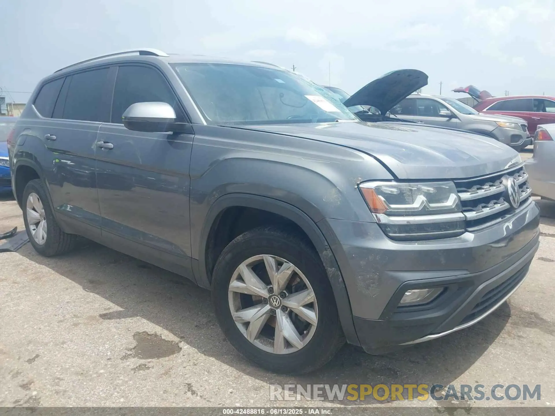 1 Photograph of a damaged car 1V2DP2CAXKC590446 VOLKSWAGEN ATLAS 2019