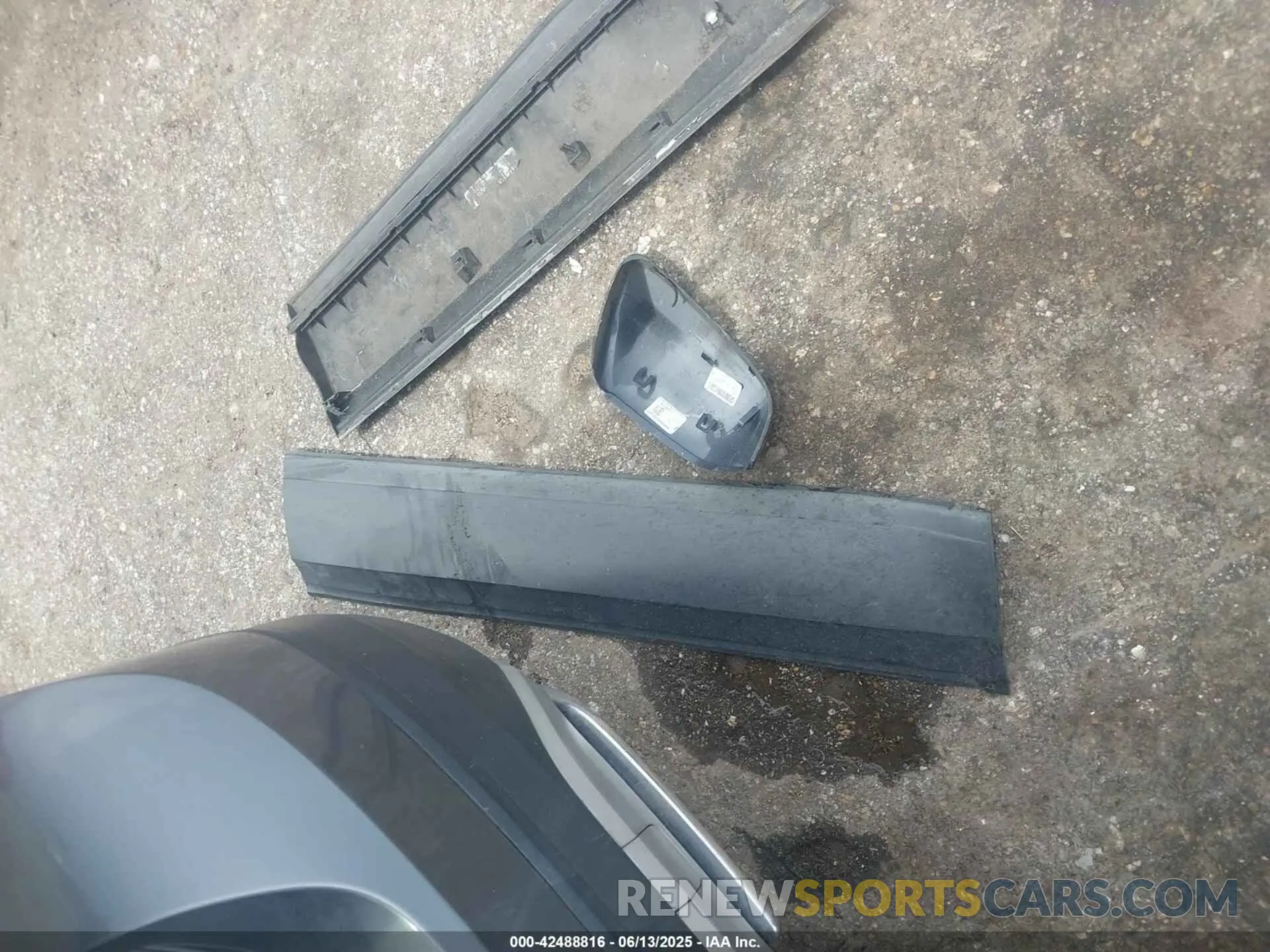11 Photograph of a damaged car 1V2DP2CAXKC590446 VOLKSWAGEN ATLAS 2019