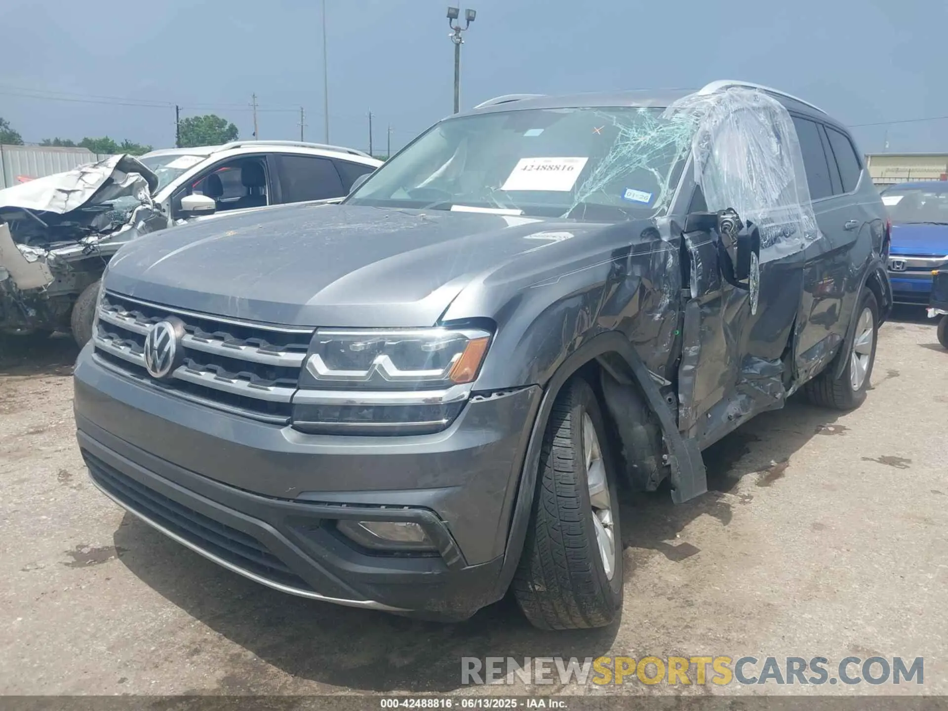 2 Photograph of a damaged car 1V2DP2CAXKC590446 VOLKSWAGEN ATLAS 2019