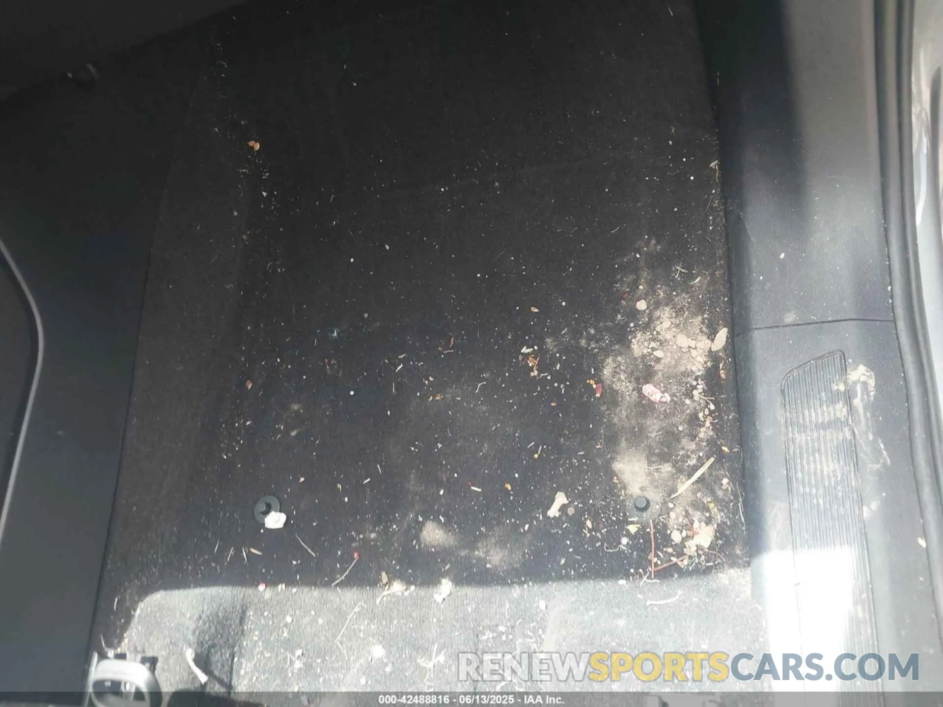 8 Photograph of a damaged car 1V2DP2CAXKC590446 VOLKSWAGEN ATLAS 2019