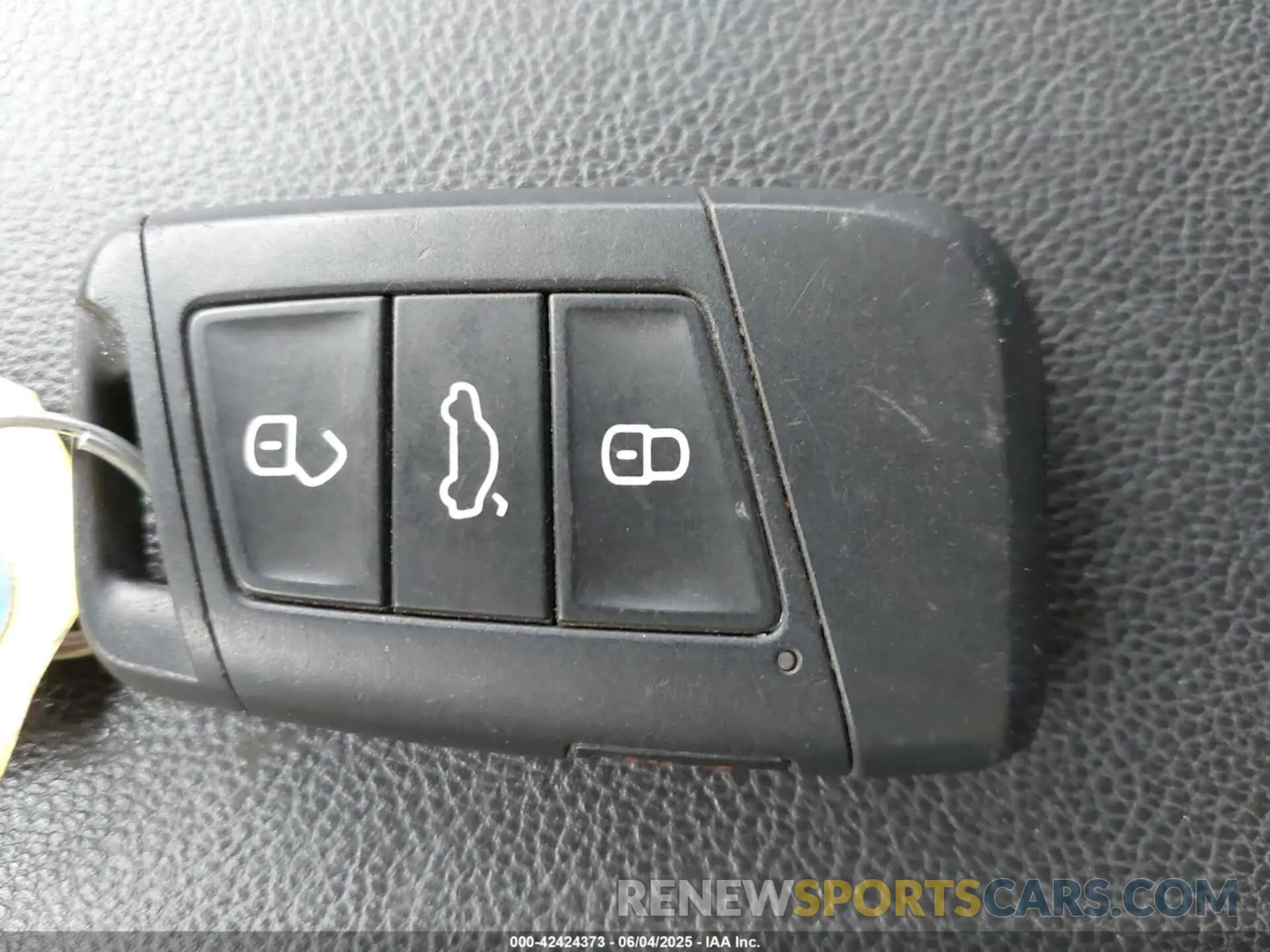 11 Photograph of a damaged car 1V2DR2CA0KC605711 VOLKSWAGEN ATLAS 2019