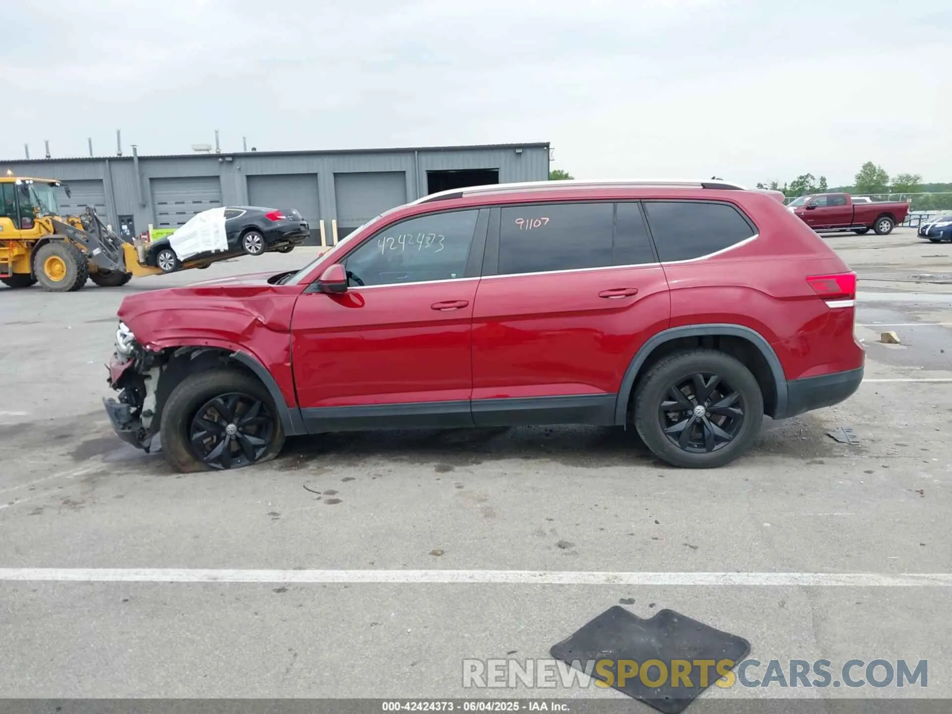 14 Photograph of a damaged car 1V2DR2CA0KC605711 VOLKSWAGEN ATLAS 2019
