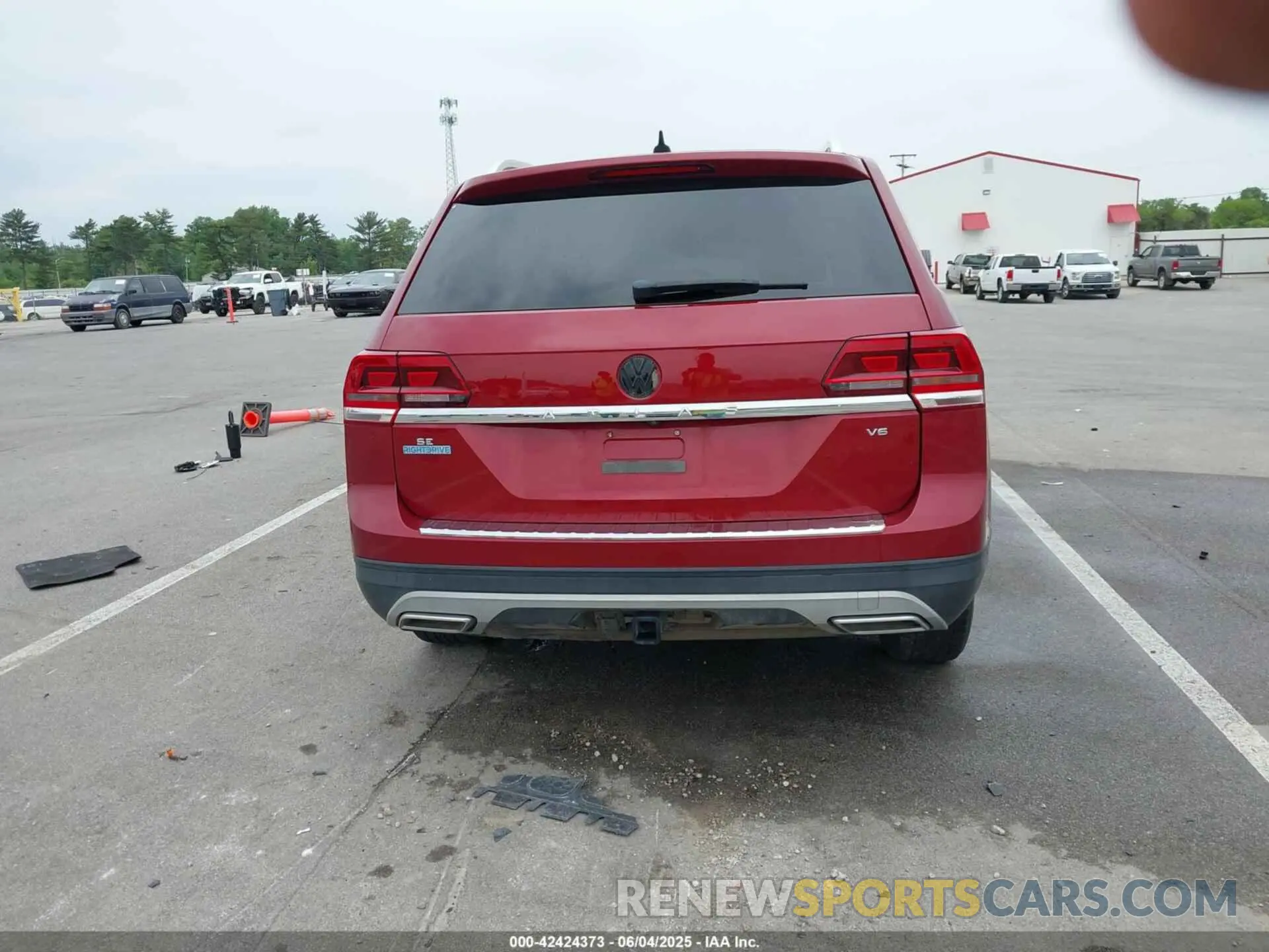 16 Photograph of a damaged car 1V2DR2CA0KC605711 VOLKSWAGEN ATLAS 2019