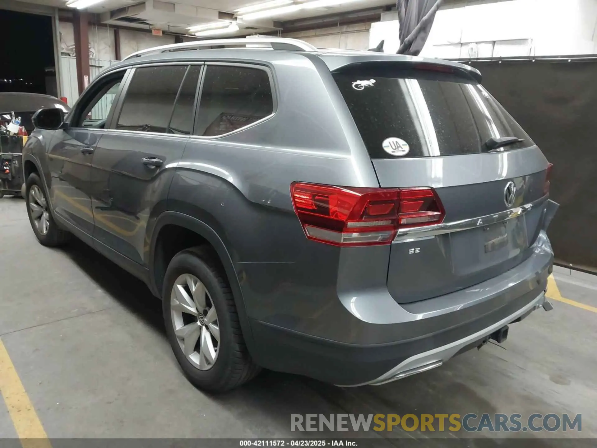 3 Photograph of a damaged car 1V2DR2CA1KC591124 VOLKSWAGEN ATLAS 2019