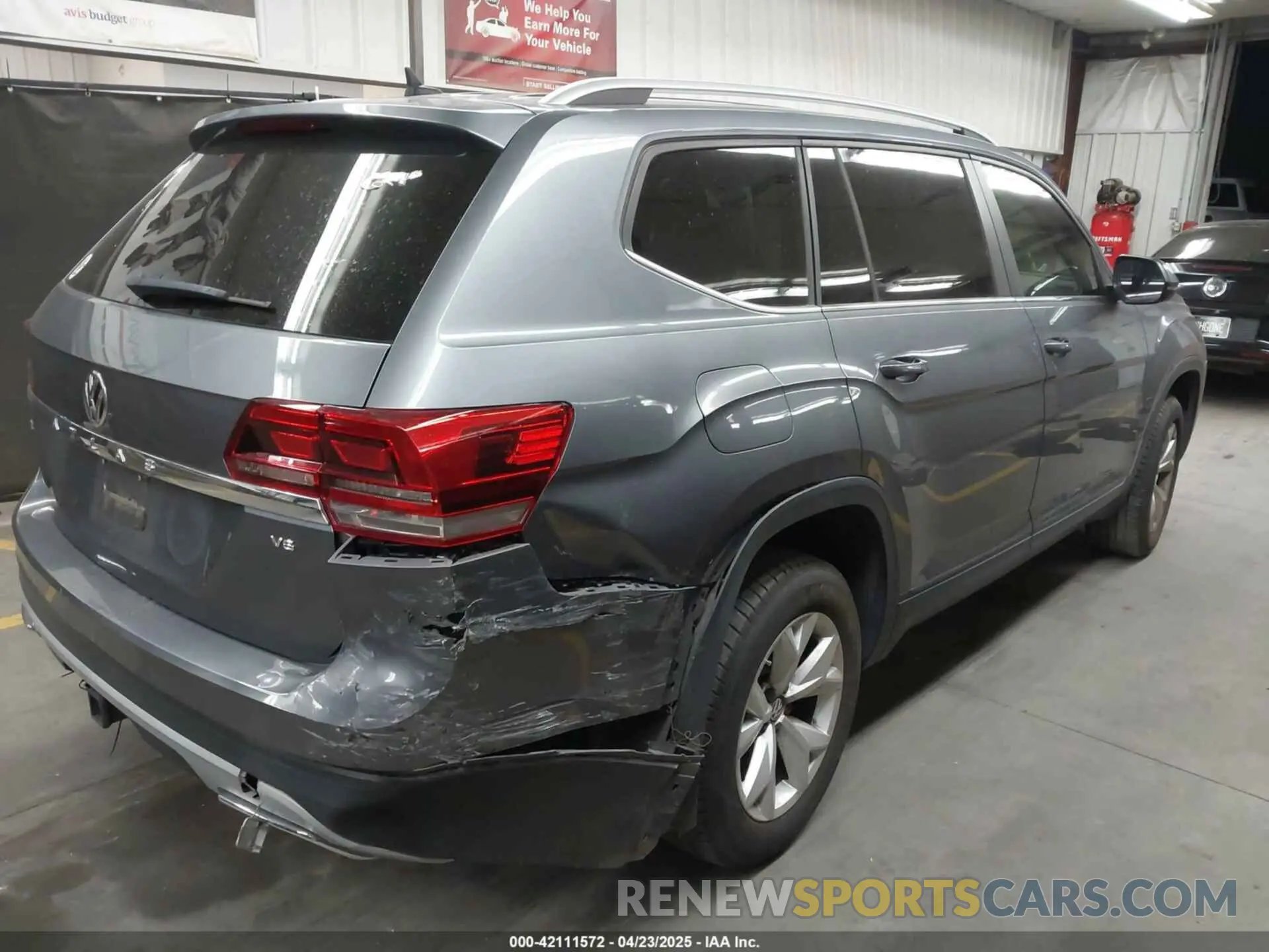 4 Photograph of a damaged car 1V2DR2CA1KC591124 VOLKSWAGEN ATLAS 2019
