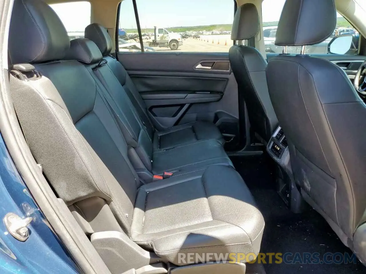 10 Photograph of a damaged car 1V2DR2CA1KC611405 VOLKSWAGEN ATLAS 2019