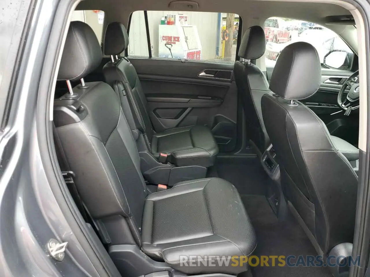 11 Photograph of a damaged car 1V2DR2CA2KC537413 VOLKSWAGEN ATLAS 2019