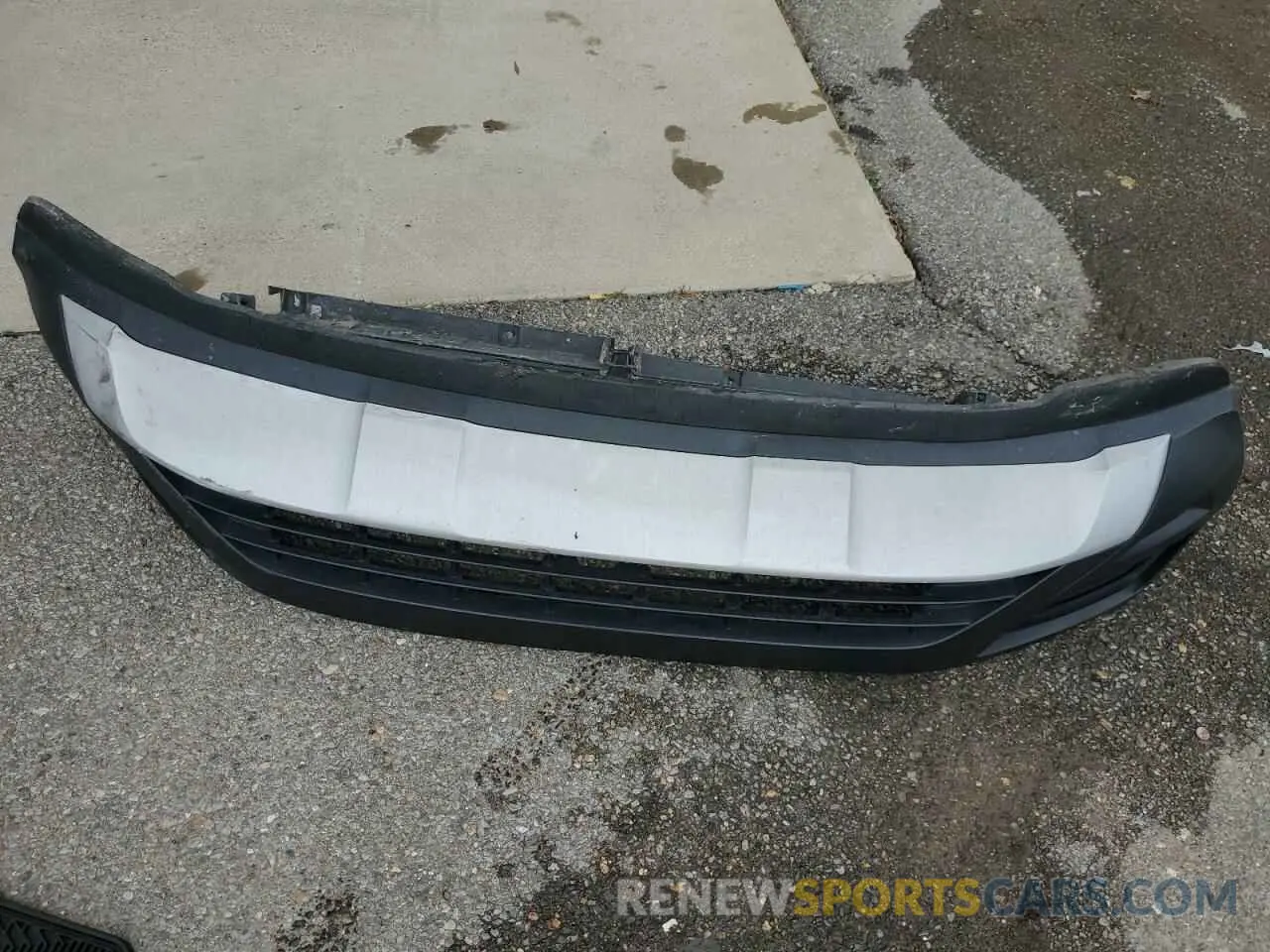 13 Photograph of a damaged car 1V2DR2CA2KC537413 VOLKSWAGEN ATLAS 2019