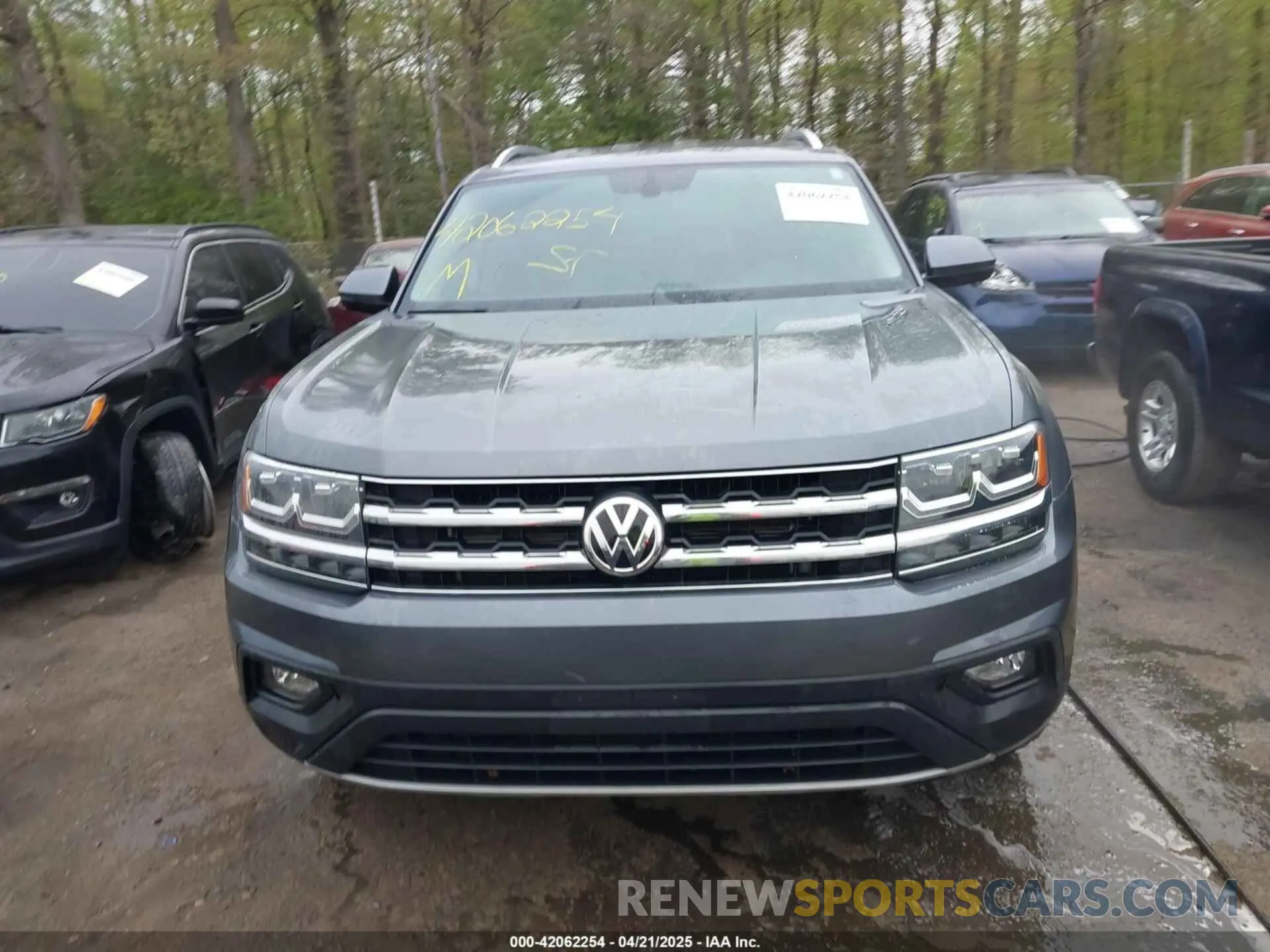 12 Photograph of a damaged car 1V2DR2CA3KC624379 VOLKSWAGEN ATLAS 2019