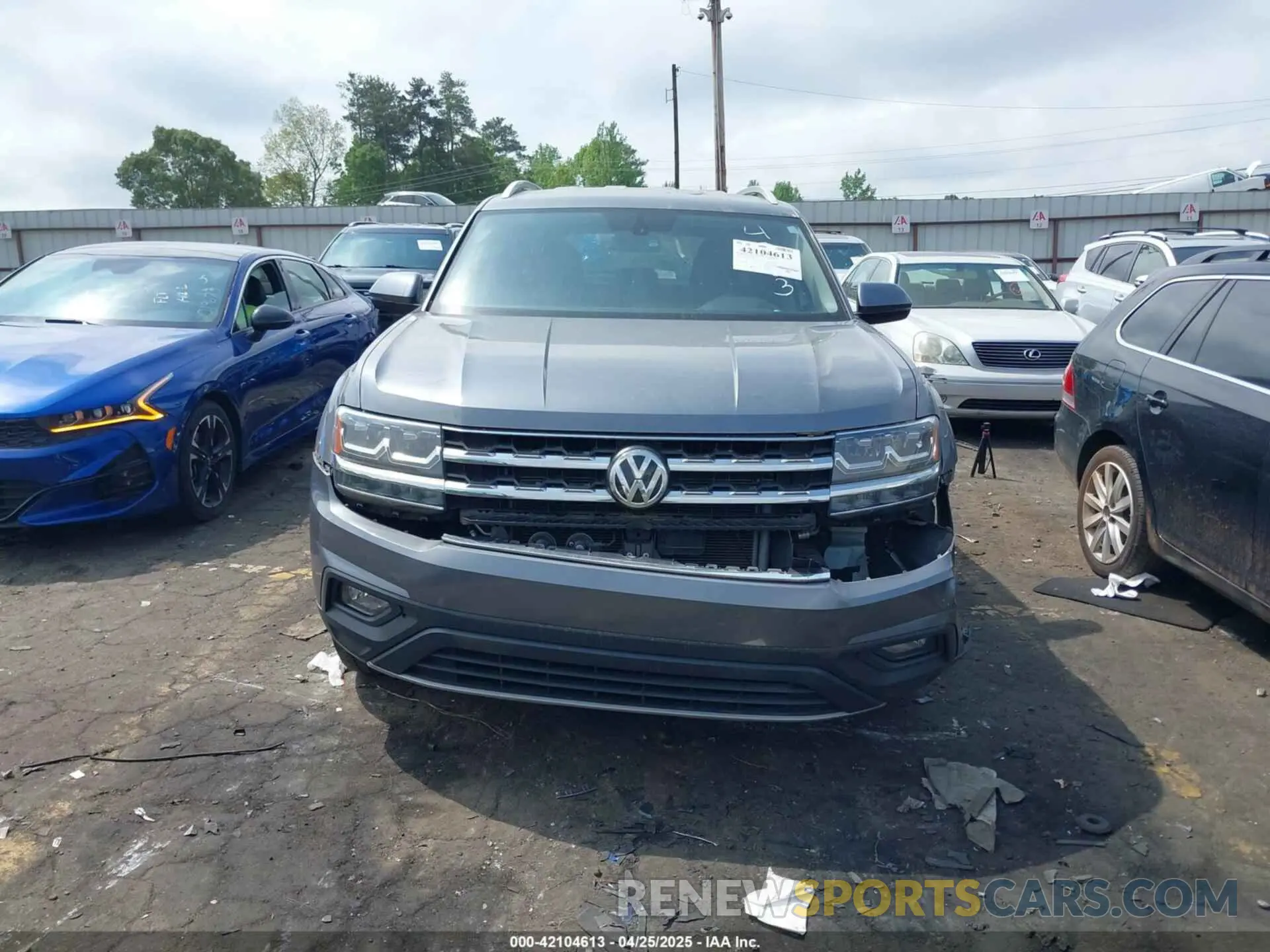 12 Photograph of a damaged car 1V2DR2CA4KC524033 VOLKSWAGEN ATLAS 2019