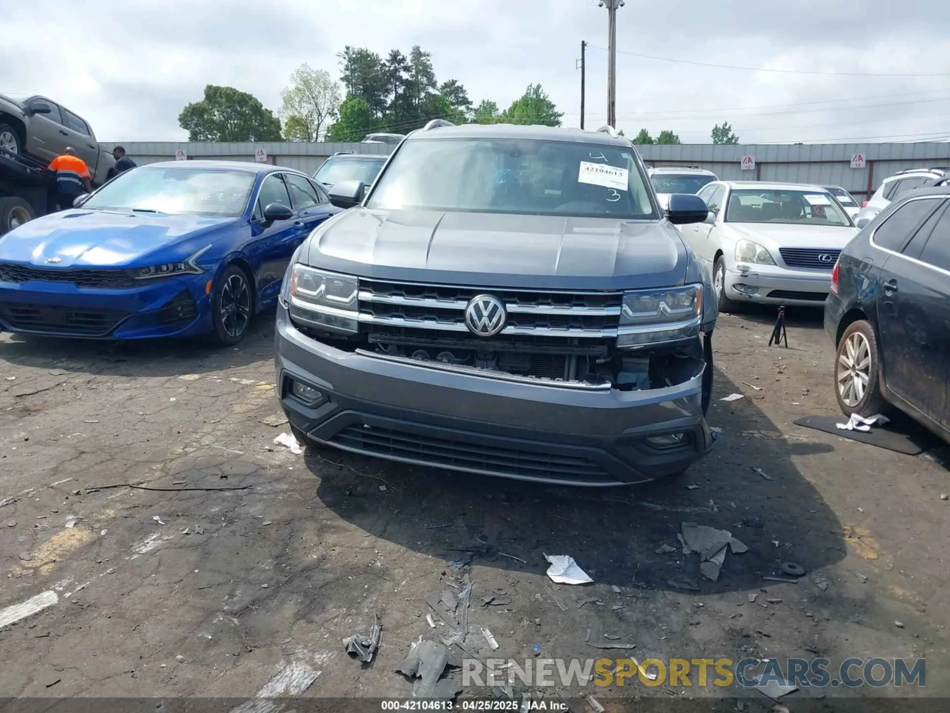 6 Photograph of a damaged car 1V2DR2CA4KC524033 VOLKSWAGEN ATLAS 2019