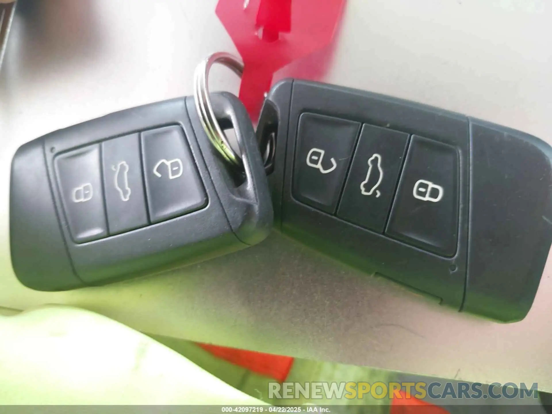 11 Photograph of a damaged car 1V2DR2CA7KC516363 VOLKSWAGEN ATLAS 2019