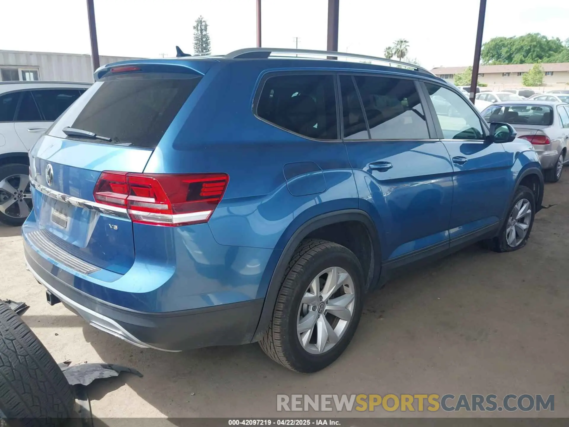 4 Photograph of a damaged car 1V2DR2CA7KC516363 VOLKSWAGEN ATLAS 2019