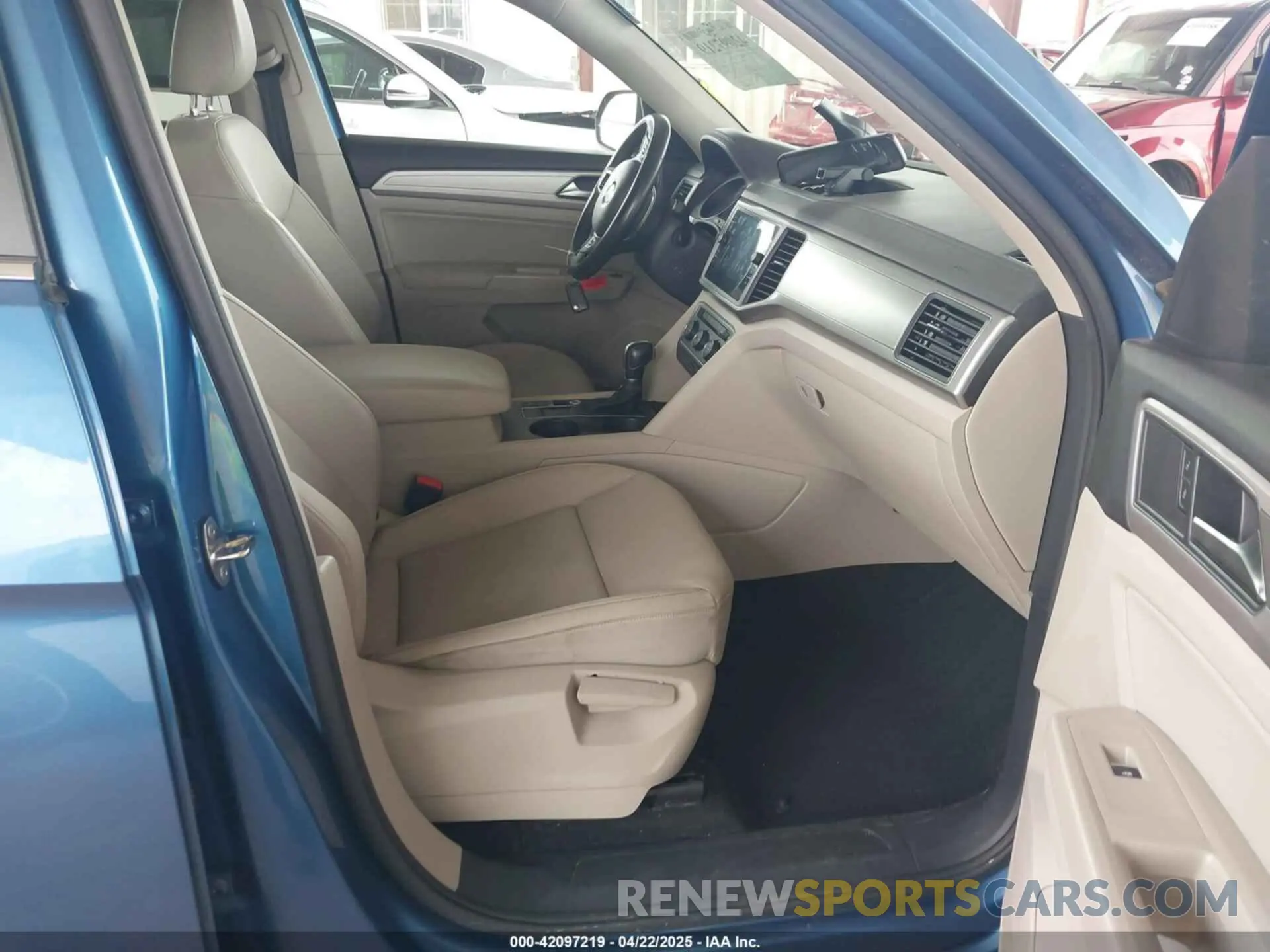 5 Photograph of a damaged car 1V2DR2CA7KC516363 VOLKSWAGEN ATLAS 2019
