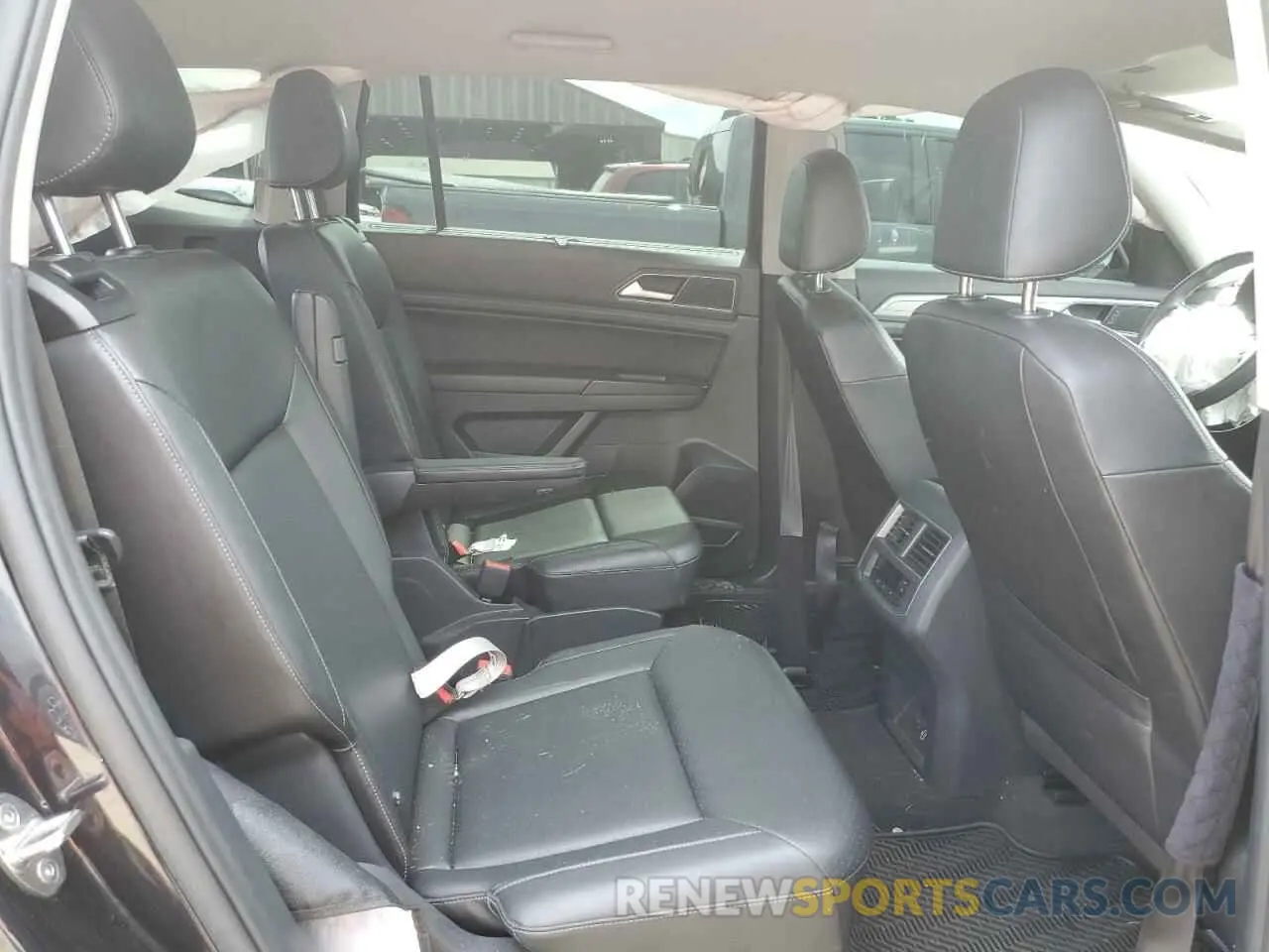 10 Photograph of a damaged car 1V2DR2CA7KC605849 VOLKSWAGEN ATLAS 2019