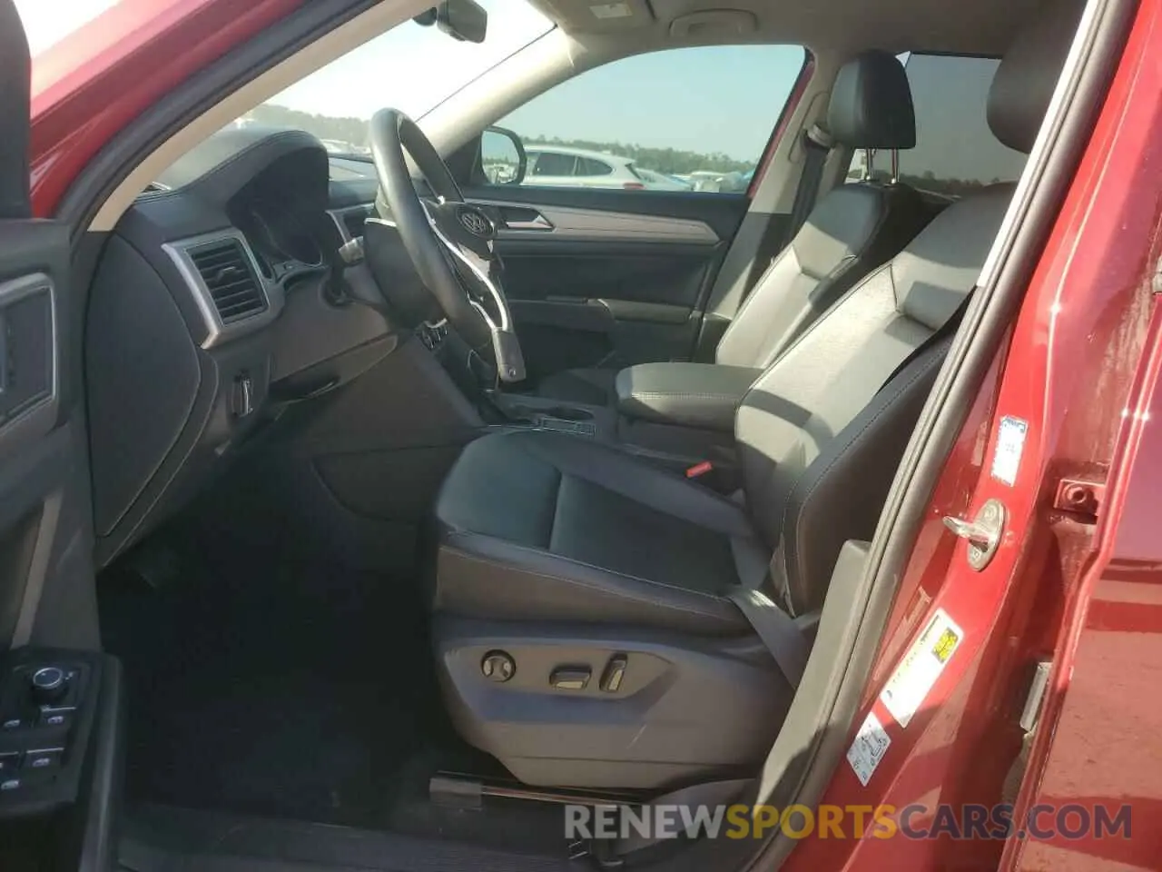 7 Photograph of a damaged car 1V2DR2CA8KC604113 VOLKSWAGEN ATLAS 2019