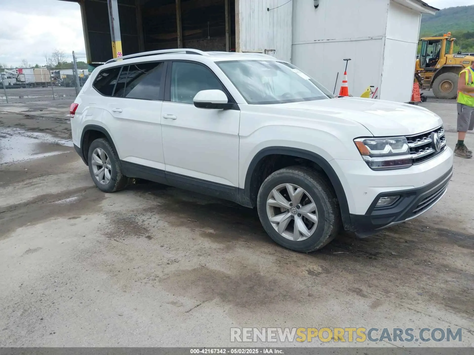 1 Photograph of a damaged car 1V2DR2CAXKC598265 VOLKSWAGEN ATLAS 2019