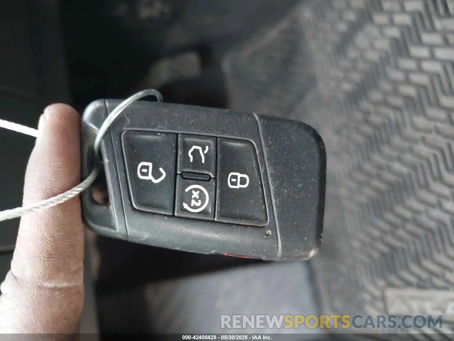 11 Photograph of a damaged car 1V2ER2CA0KC512305 VOLKSWAGEN ATLAS 2019