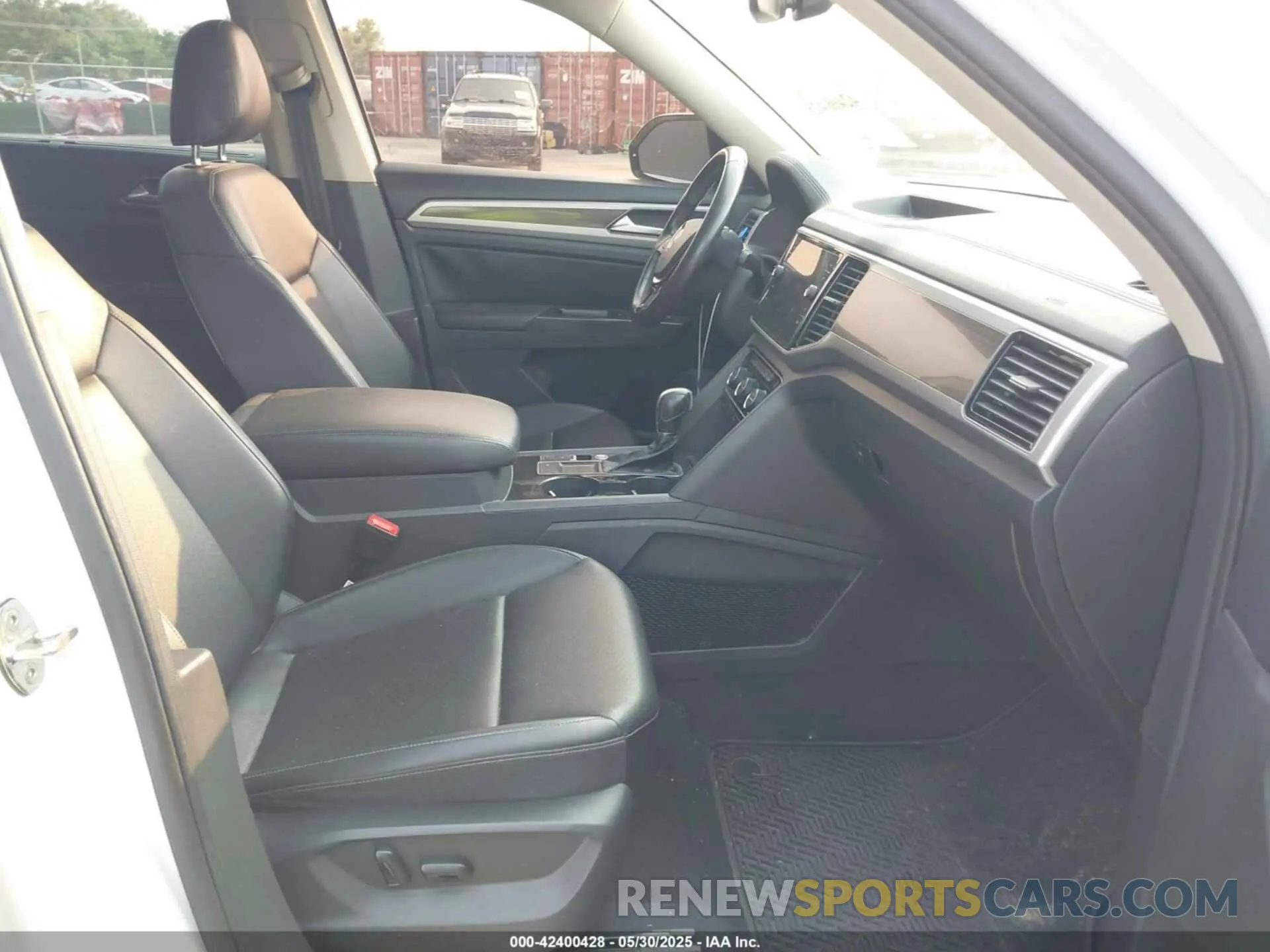 5 Photograph of a damaged car 1V2ER2CA0KC512305 VOLKSWAGEN ATLAS 2019