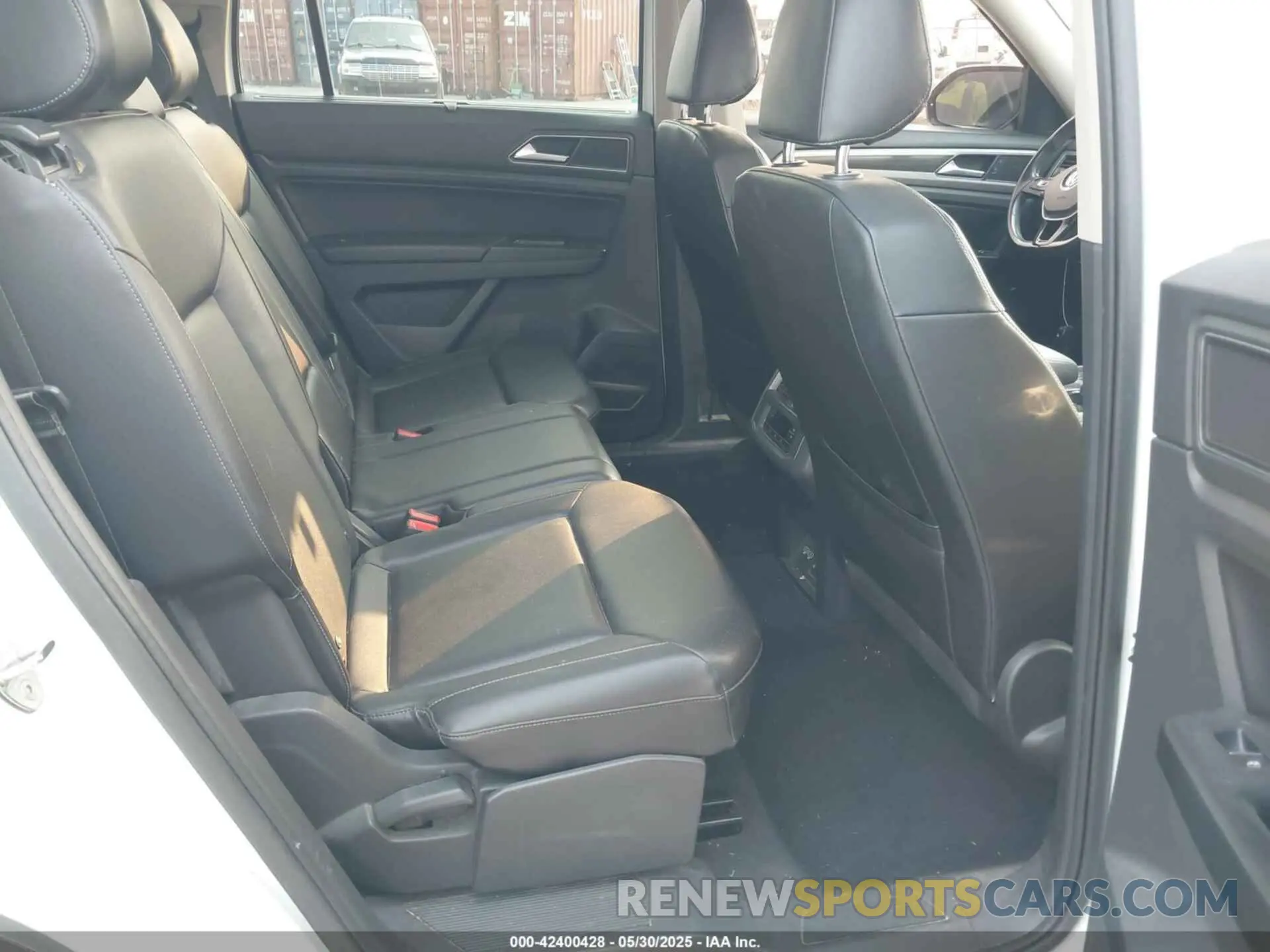 8 Photograph of a damaged car 1V2ER2CA0KC512305 VOLKSWAGEN ATLAS 2019