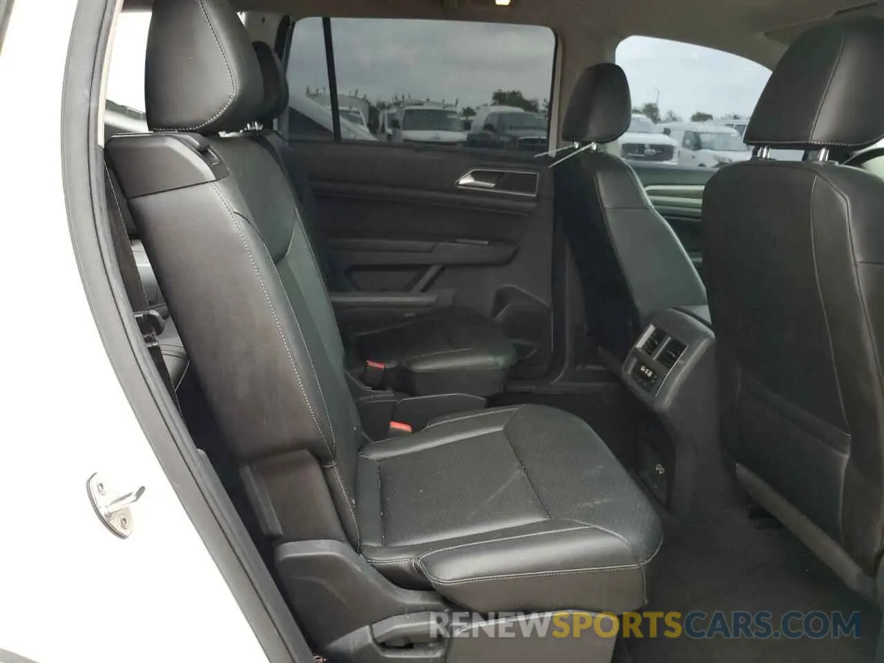 10 Photograph of a damaged car 1V2ER2CA0KC593693 VOLKSWAGEN ATLAS 2019