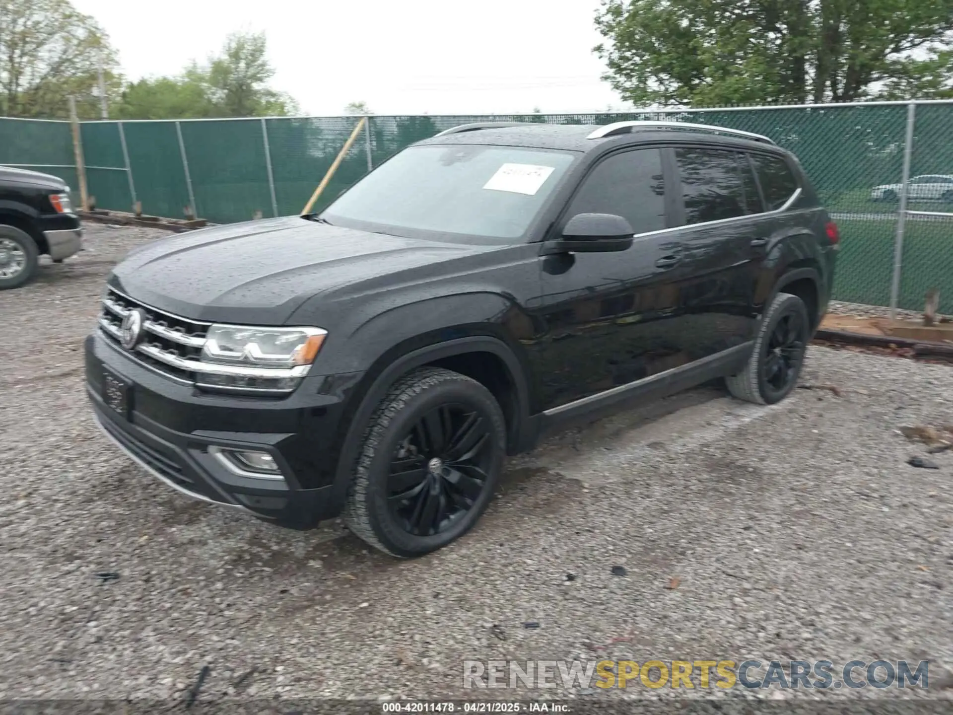 2 Photograph of a damaged car 1V2ER2CA2KC592691 VOLKSWAGEN ATLAS 2019