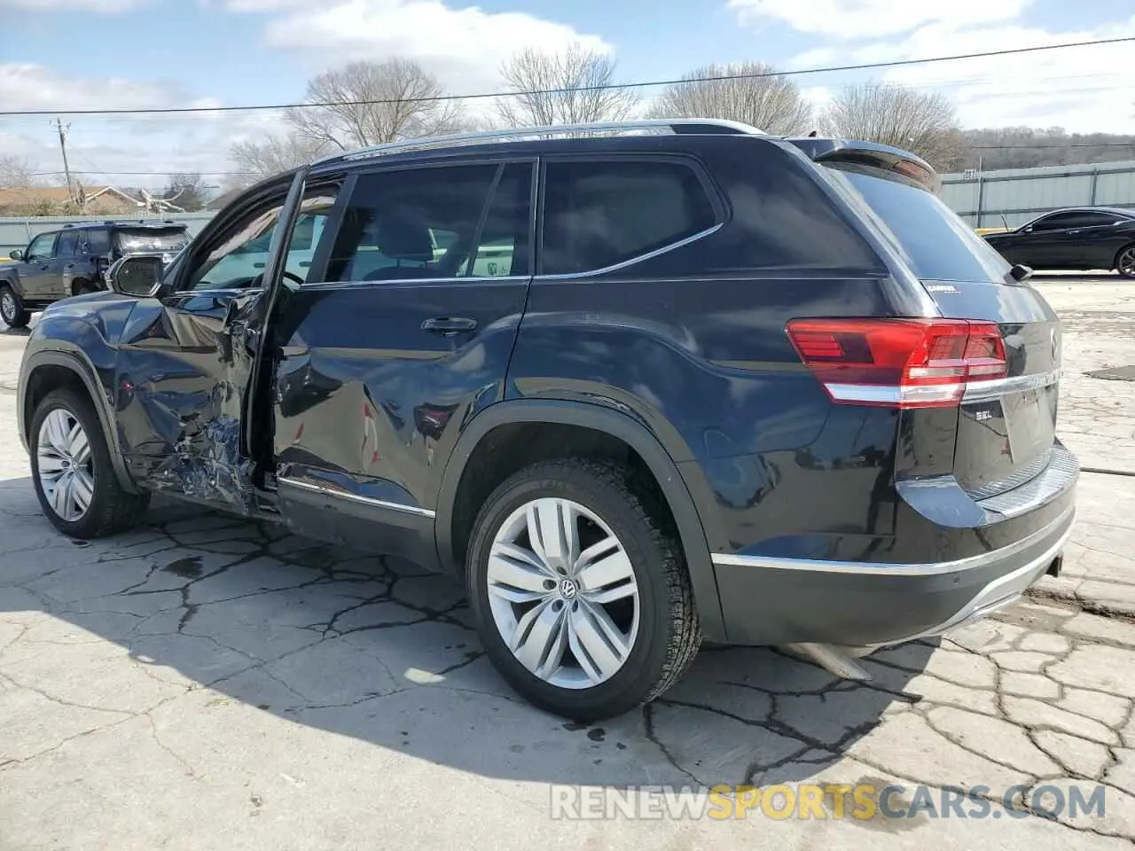 2 Photograph of a damaged car 1V2ER2CA3KC555133 VOLKSWAGEN ATLAS 2019