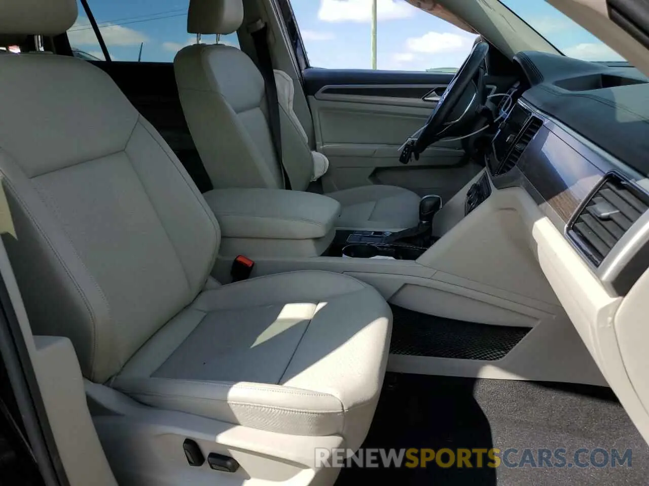 7 Photograph of a damaged car 1V2ER2CA3KC555133 VOLKSWAGEN ATLAS 2019
