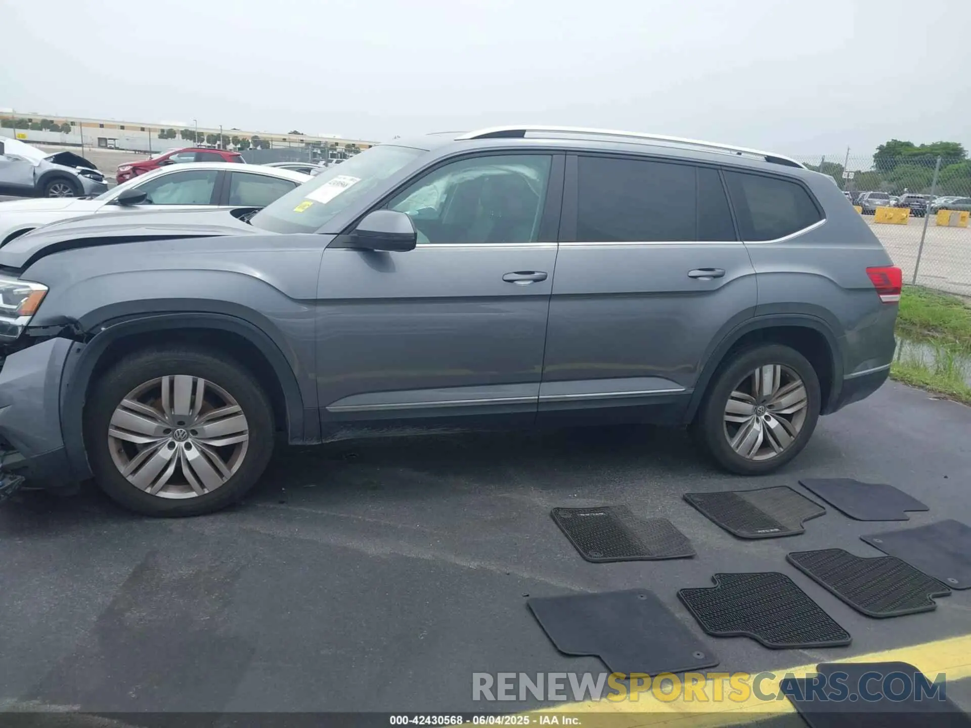 14 Photograph of a damaged car 1V2ER2CA4KC554685 VOLKSWAGEN ATLAS 2019
