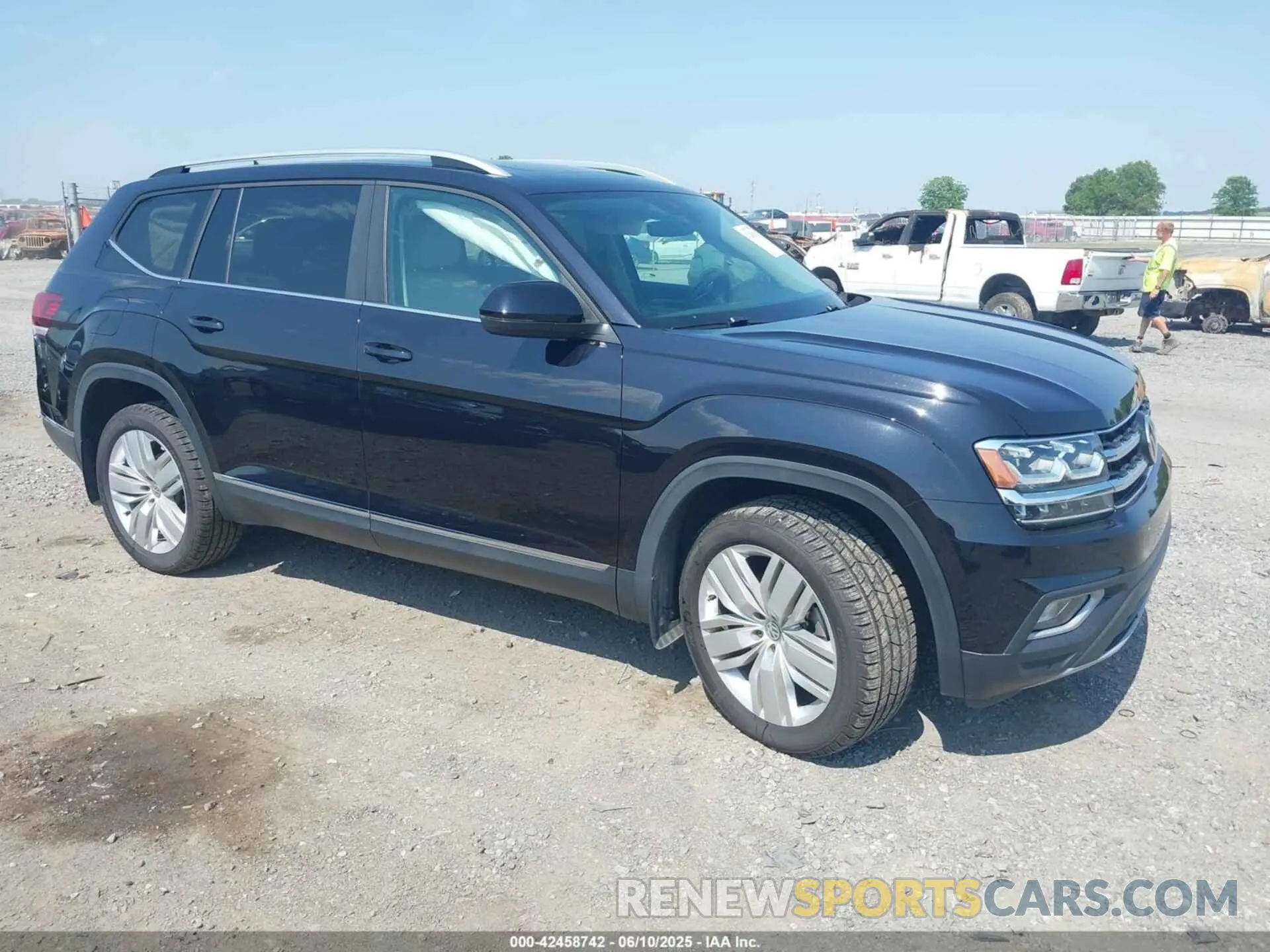 1 Photograph of a damaged car 1V2ER2CA7KC557337 VOLKSWAGEN ATLAS 2019