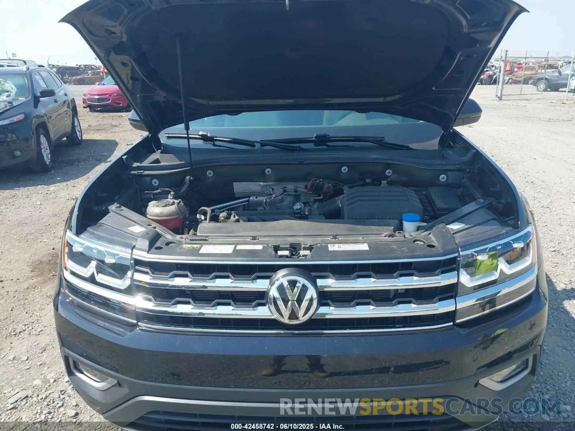 10 Photograph of a damaged car 1V2ER2CA7KC557337 VOLKSWAGEN ATLAS 2019