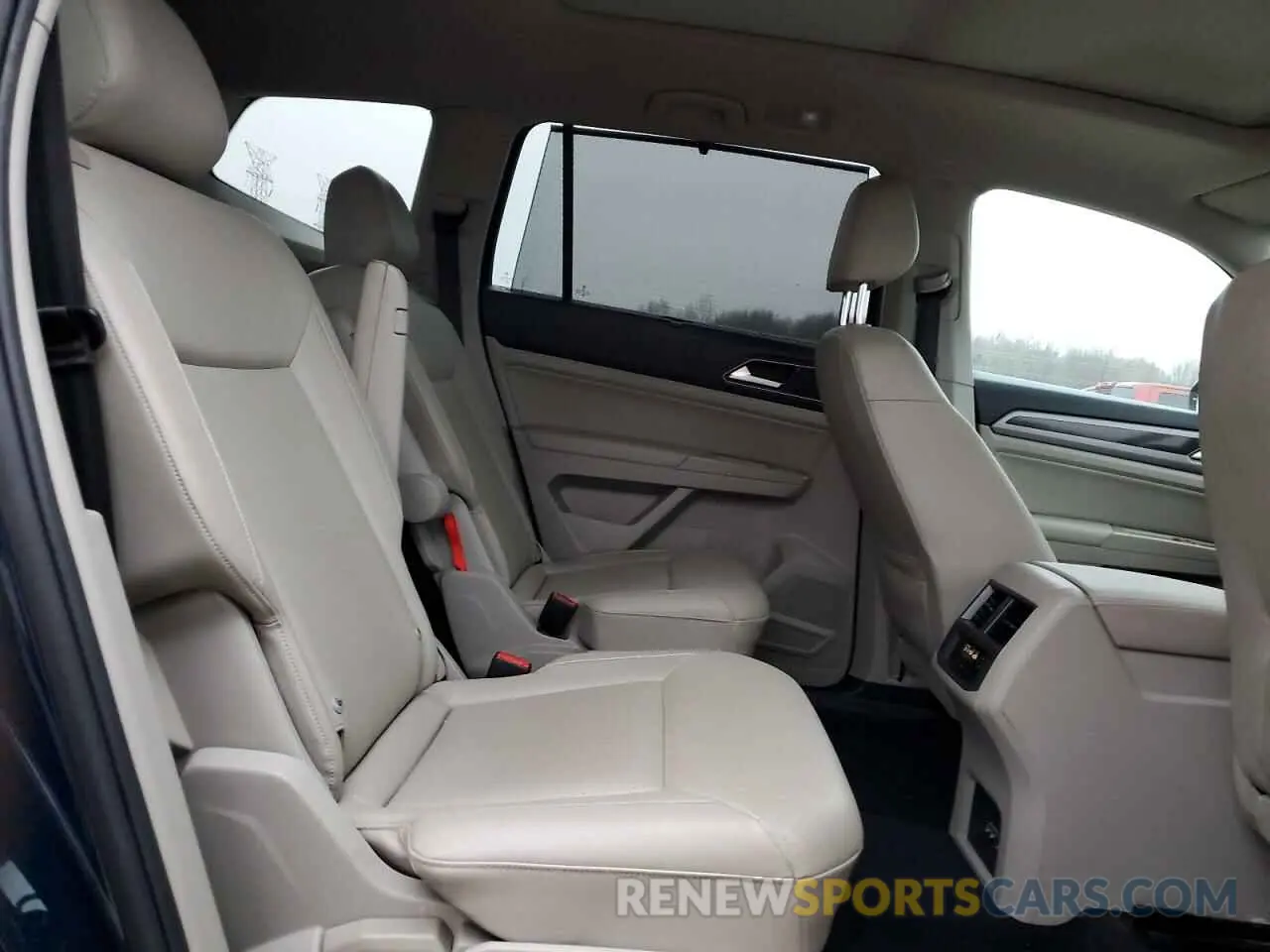 11 Photograph of a damaged car 1V2ER2CA7KC607587 VOLKSWAGEN ATLAS 2019