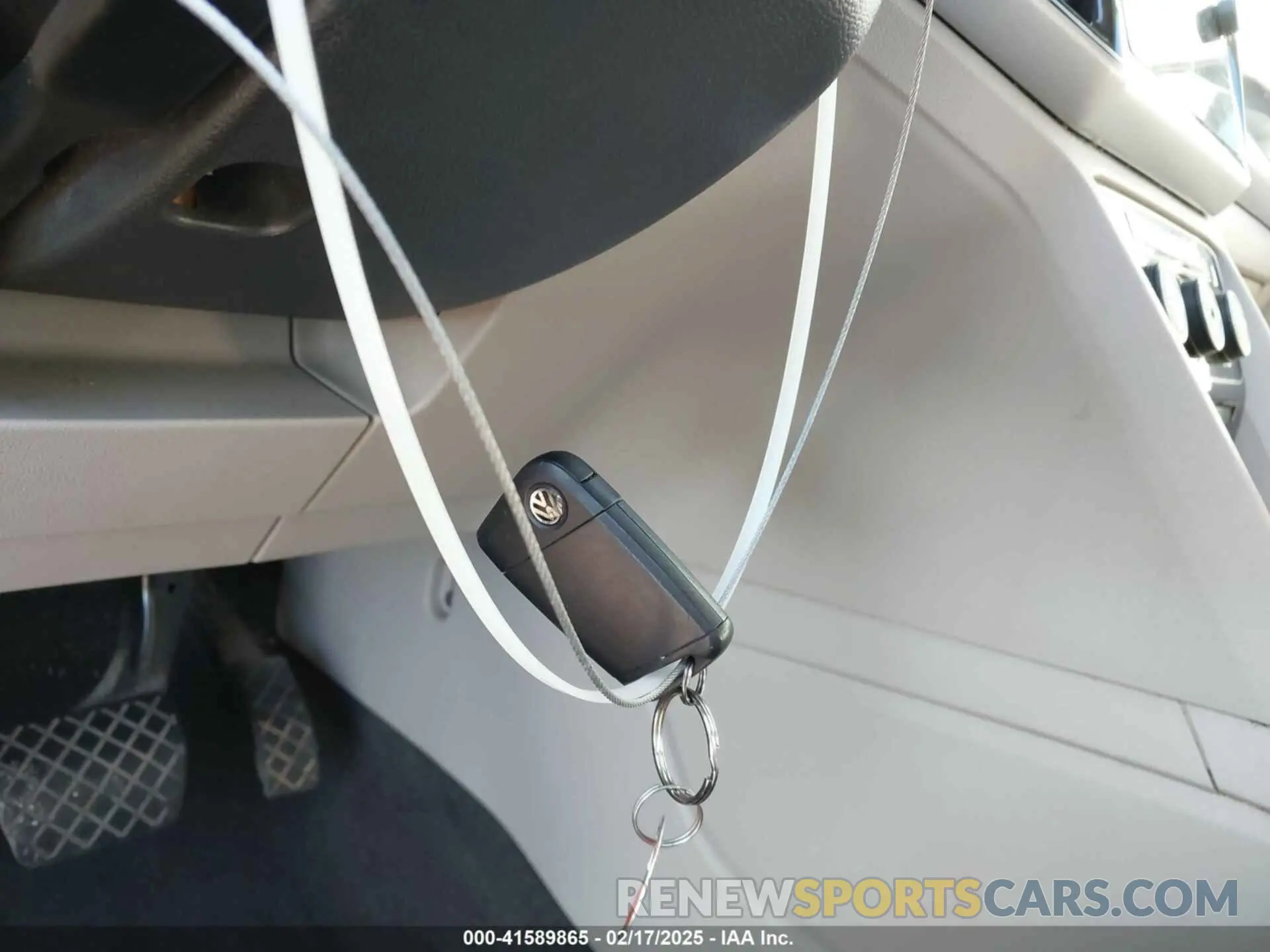 11 Photograph of a damaged car 1V2ER2CA8KC509118 VOLKSWAGEN ATLAS 2019