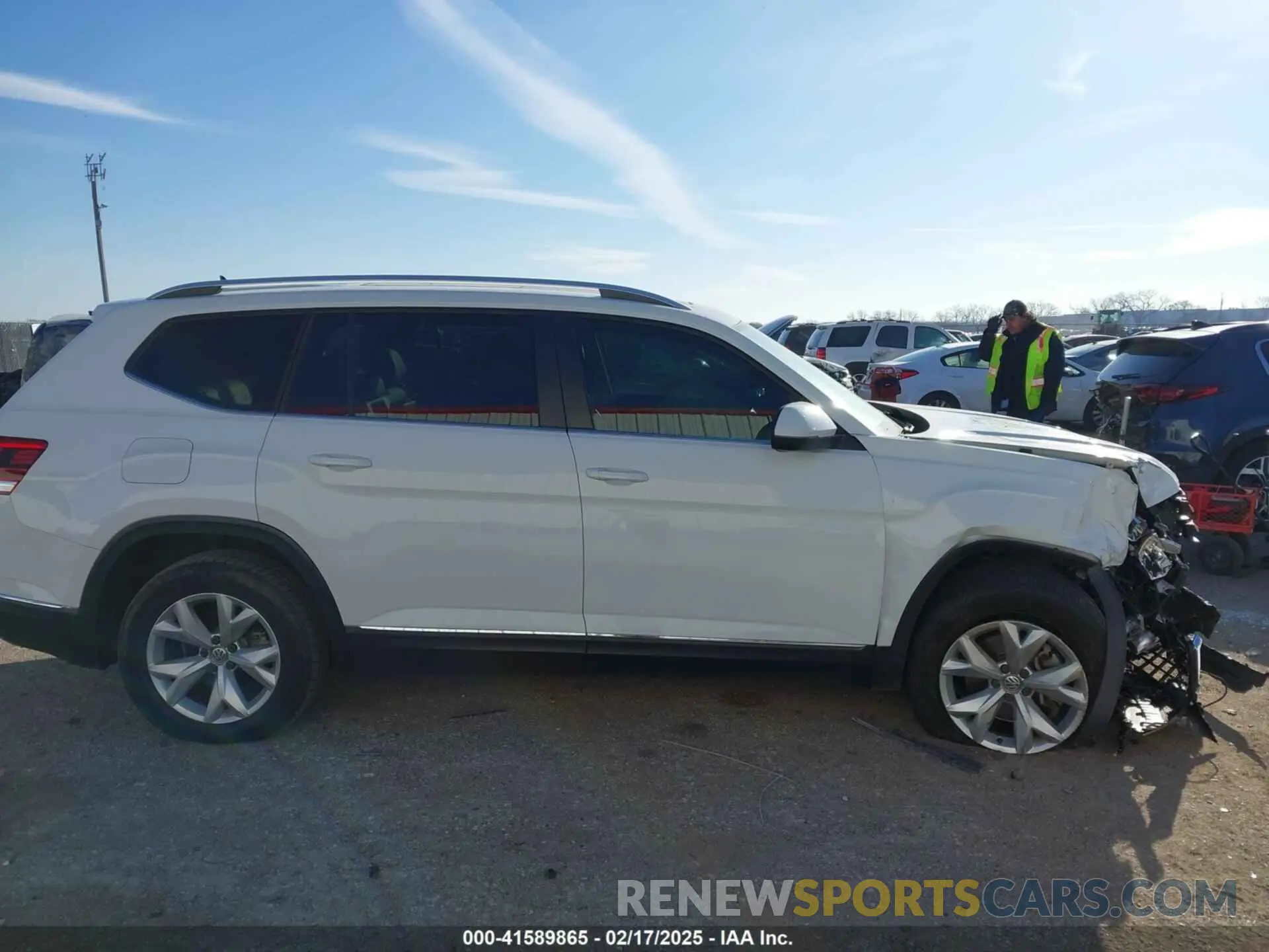 13 Photograph of a damaged car 1V2ER2CA8KC509118 VOLKSWAGEN ATLAS 2019
