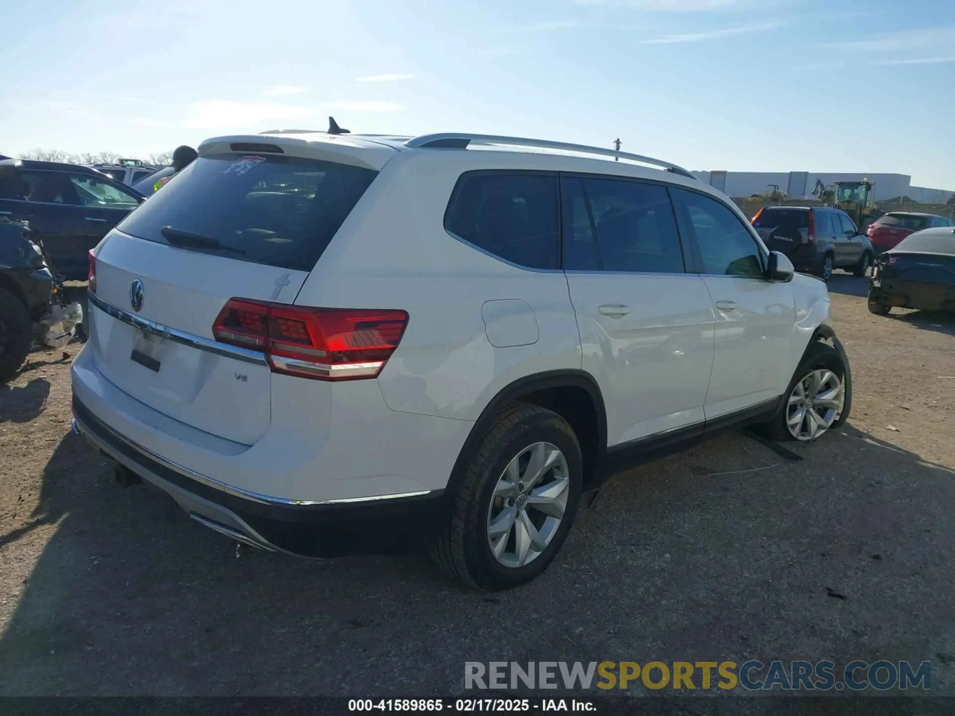 4 Photograph of a damaged car 1V2ER2CA8KC509118 VOLKSWAGEN ATLAS 2019
