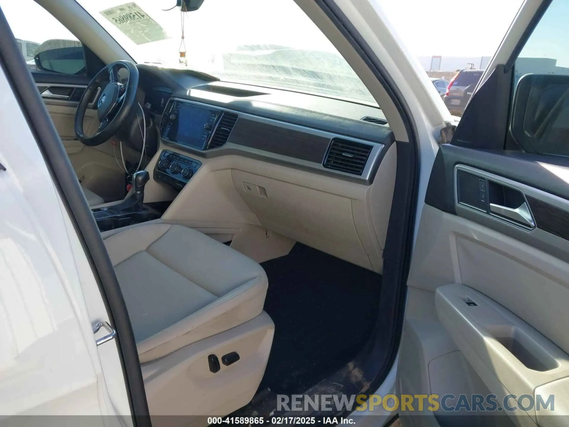 5 Photograph of a damaged car 1V2ER2CA8KC509118 VOLKSWAGEN ATLAS 2019
